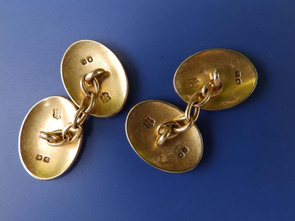 A pair of monorgammed oval 18ct gold cufflinks, 20mm. (2) - Image 2 of 2