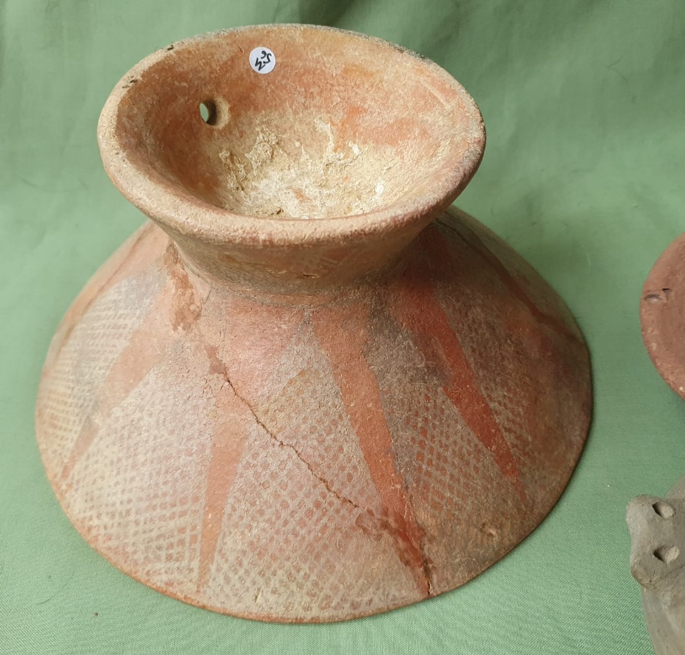 A collection of pre-Colombian and other pottery artefacts. - Image 5 of 6