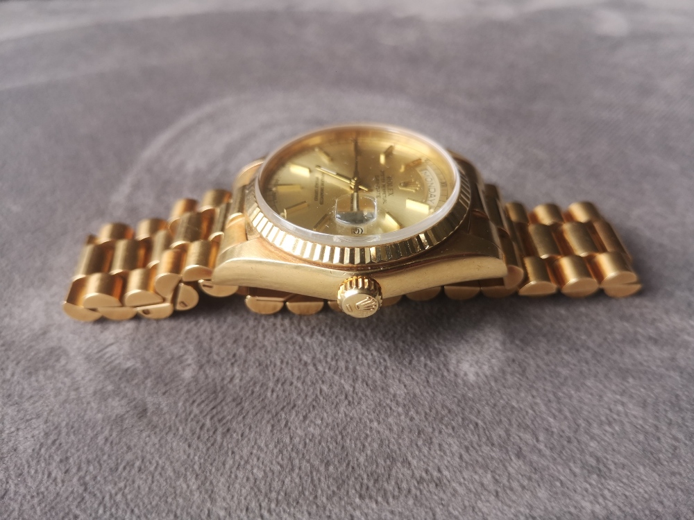 A boxed 1970's gent's 18ct gold Rolex Oyster Day/Date wrist watch on President bracelet with gold - Bild 2 aus 10