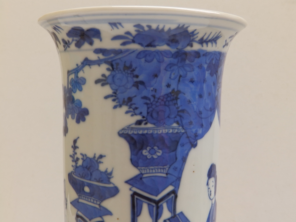 A Chinese blue & white porcelain cylinder vase with flared rim, decorated with a continuous scene - Image 4 of 11