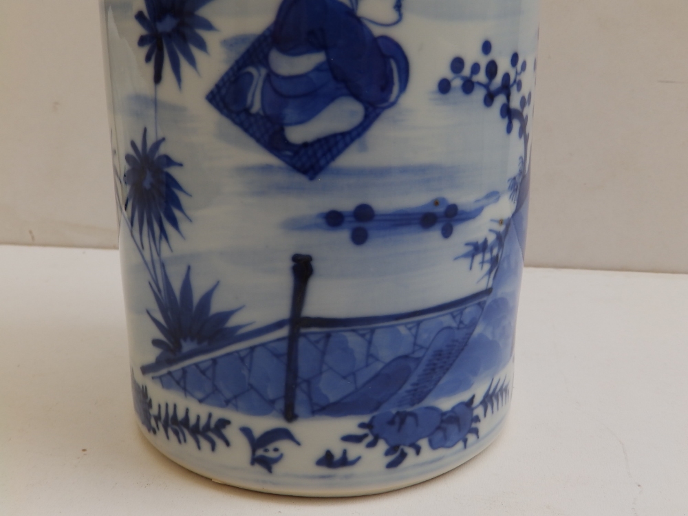 A Chinese blue & white porcelain cylinder vase with flared rim, decorated with a continuous scene - Image 5 of 11