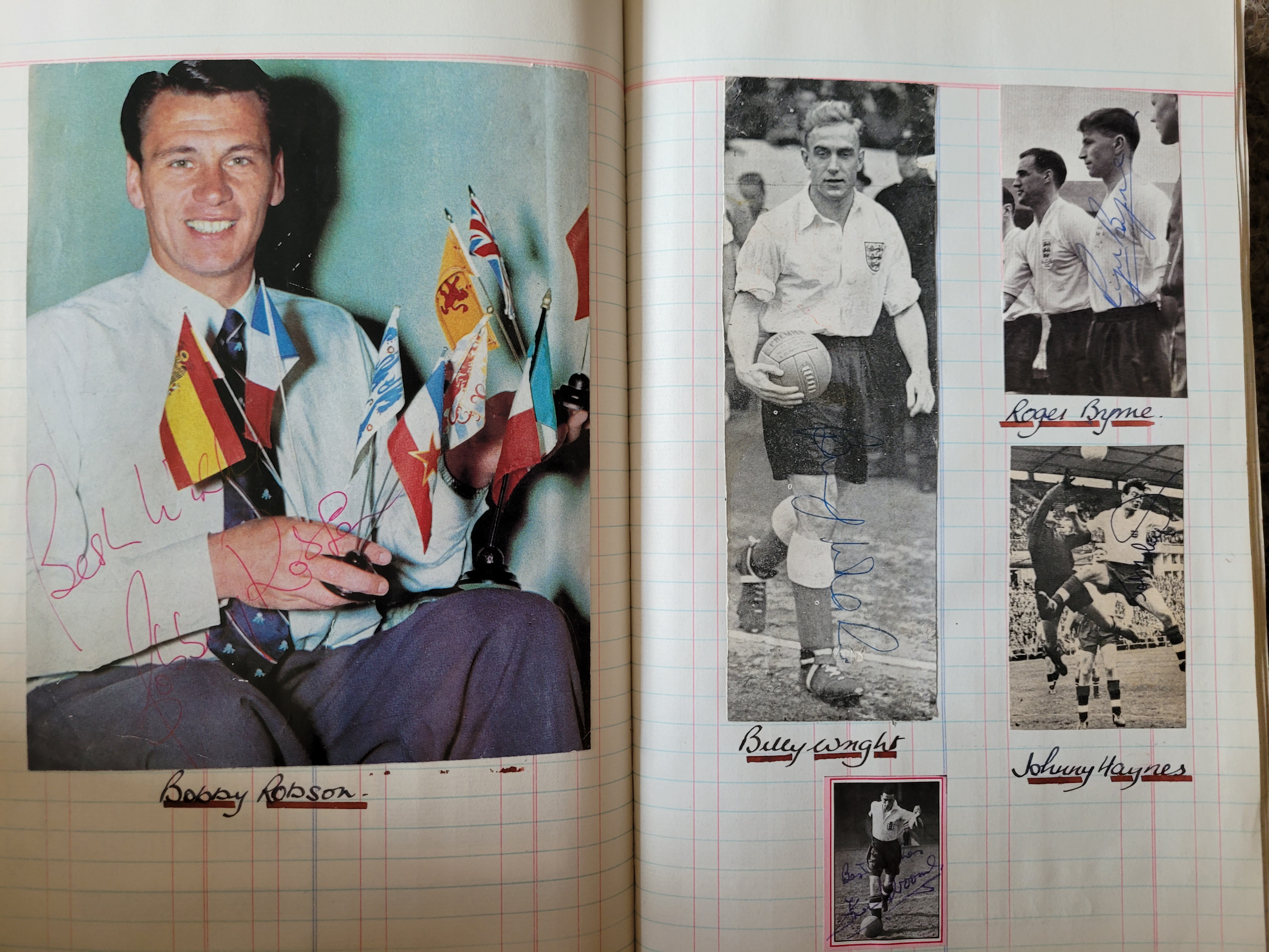 BOOK CONTAINING OVER 1,300 AUTOGRAPHED PICTURES INC' 4 OF MANCHESTER UNITED'S DUNCAN EDWARDS - Image 73 of 160