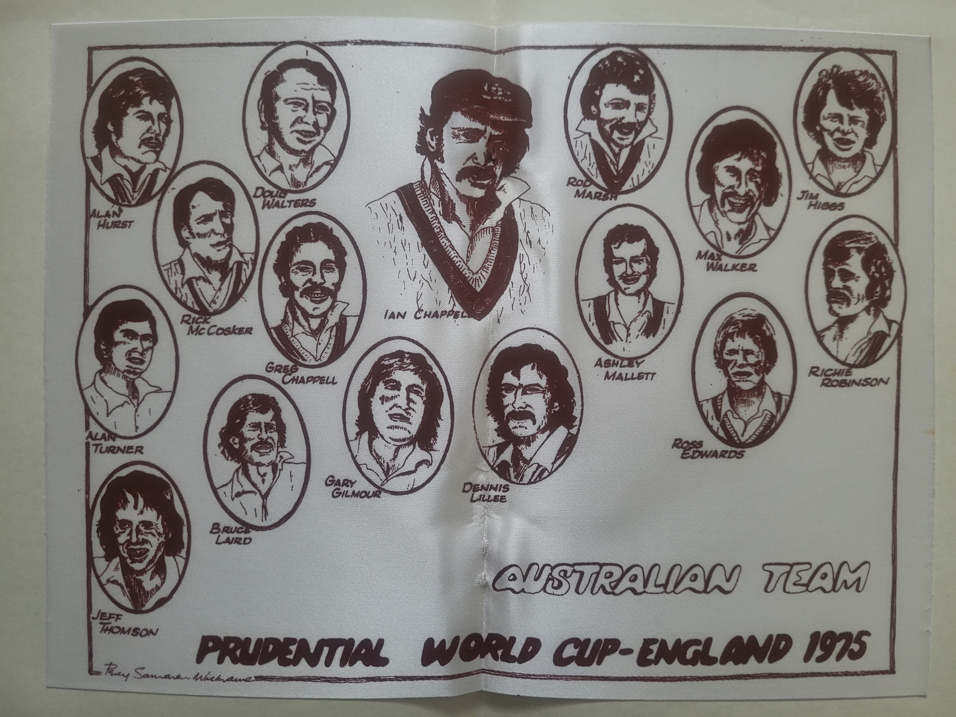 CRICKET - AUSTRALIA 1975 WORLD CUP BOOKLET INCLUDES THE ORIGINAL SILK PRINT - Image 2 of 2