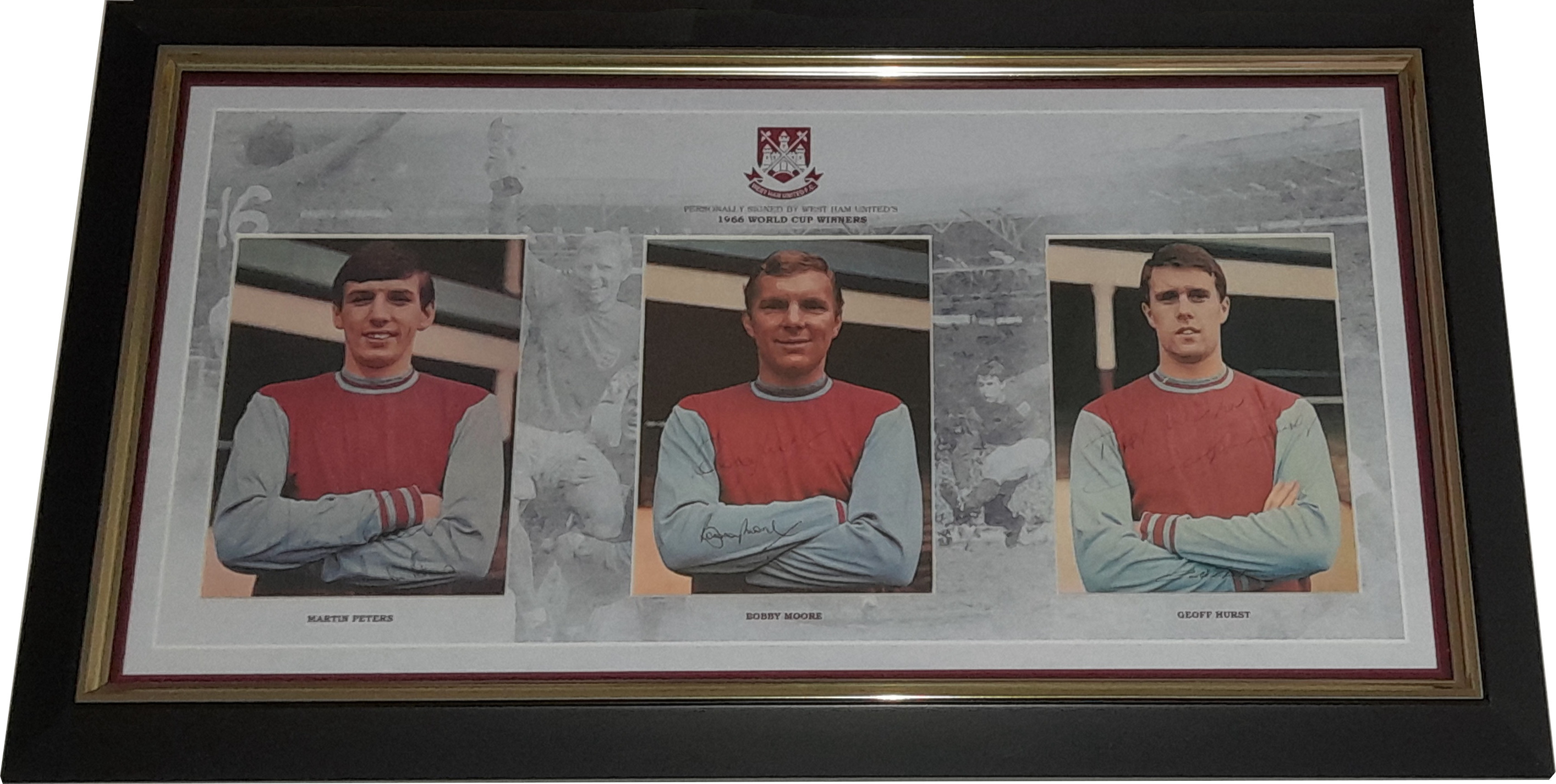 WEST HAM UNITED & ENGLAND 1966 WORLD CUP WINNERS BOBBY MOORE, GEOFF HURST & MARTIN PETERS AUTOGRAPHS