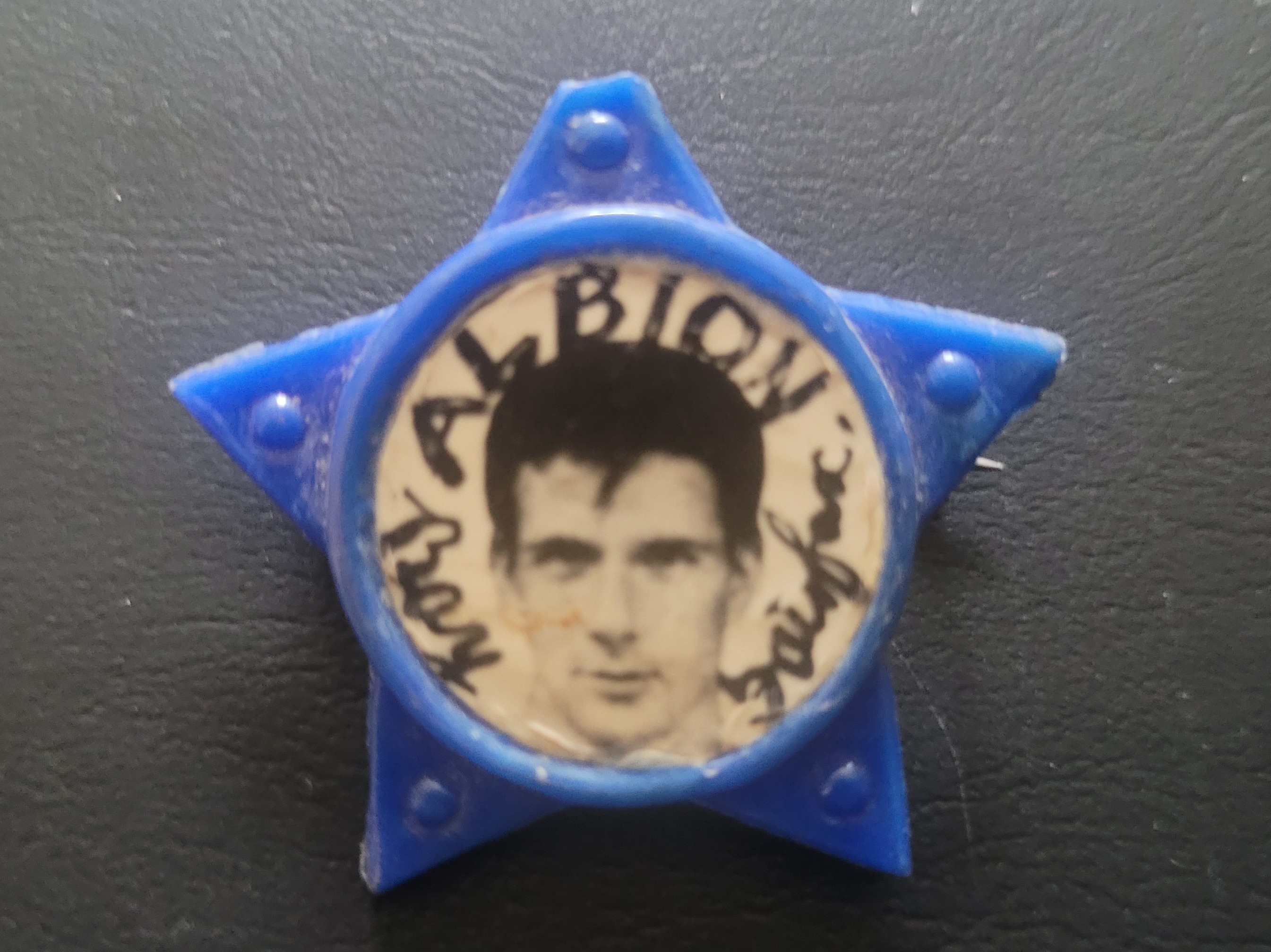 WEST BROMWICH ALBION VINTAGE PLASTIC STAR BADGE