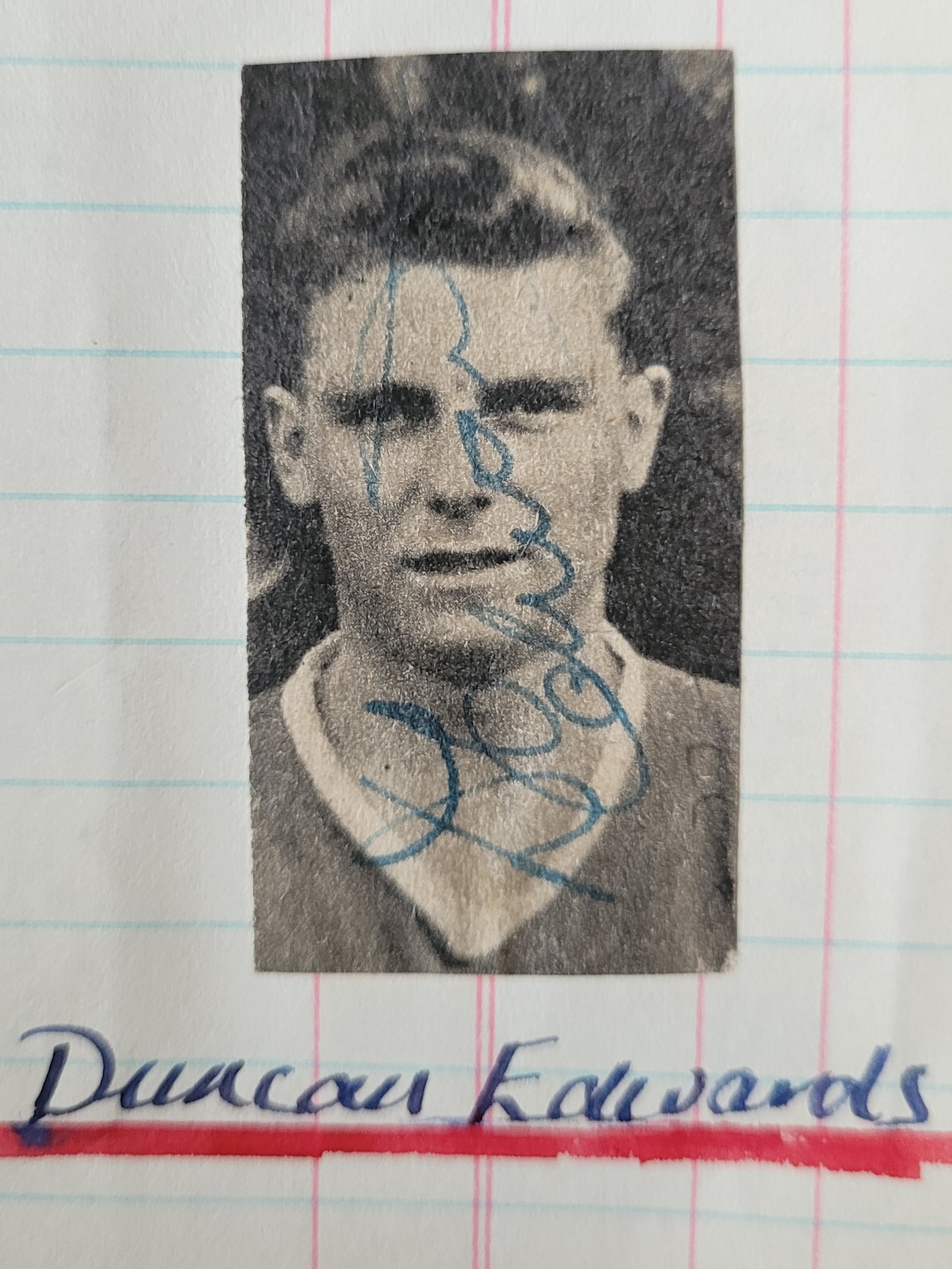 BOOK CONTAINING OVER 1,300 AUTOGRAPHED PICTURES INC' 4 OF MANCHESTER UNITED'S DUNCAN EDWARDS - Image 2 of 160