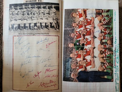 BOOK CONTAINING OVER 1,300 AUTOGRAPHED PICTURES INC' 4 OF MANCHESTER UNITED'S DUNCAN EDWARDS - Image 158 of 160