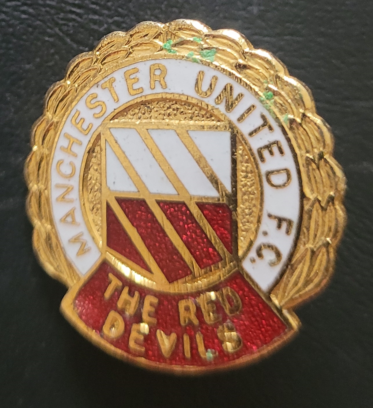 MANCHESTER UNITED VINTAGE BADGE MADE BY COFFER