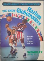 BASKETBALL 1977 HARLEM GLOBETROTTERS V NEW JERSEY REDS
