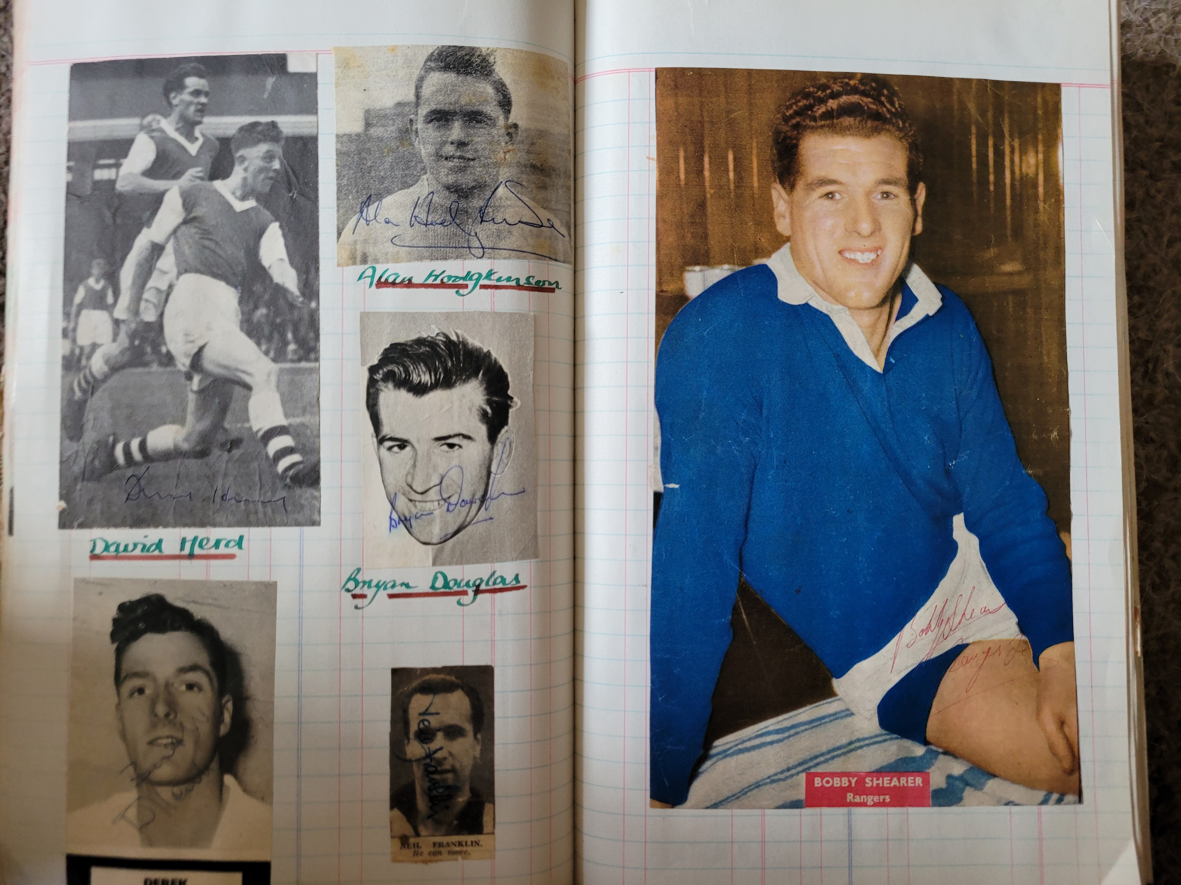 BOOK CONTAINING OVER 1,300 AUTOGRAPHED PICTURES INC' 4 OF MANCHESTER UNITED'S DUNCAN EDWARDS - Image 65 of 160