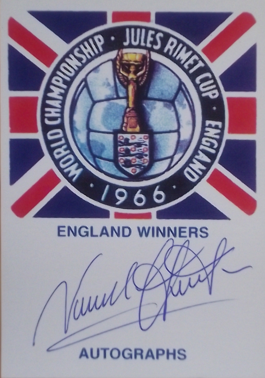 NORMAN HUNTER AUTOGRAPHED 1966 JULES RIMET TROPHY CARD