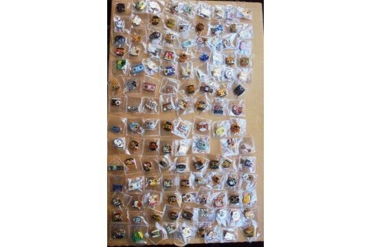 120 PLUS WOLVERHAMPTON WANDERERS WOLVES MATCH BADGES