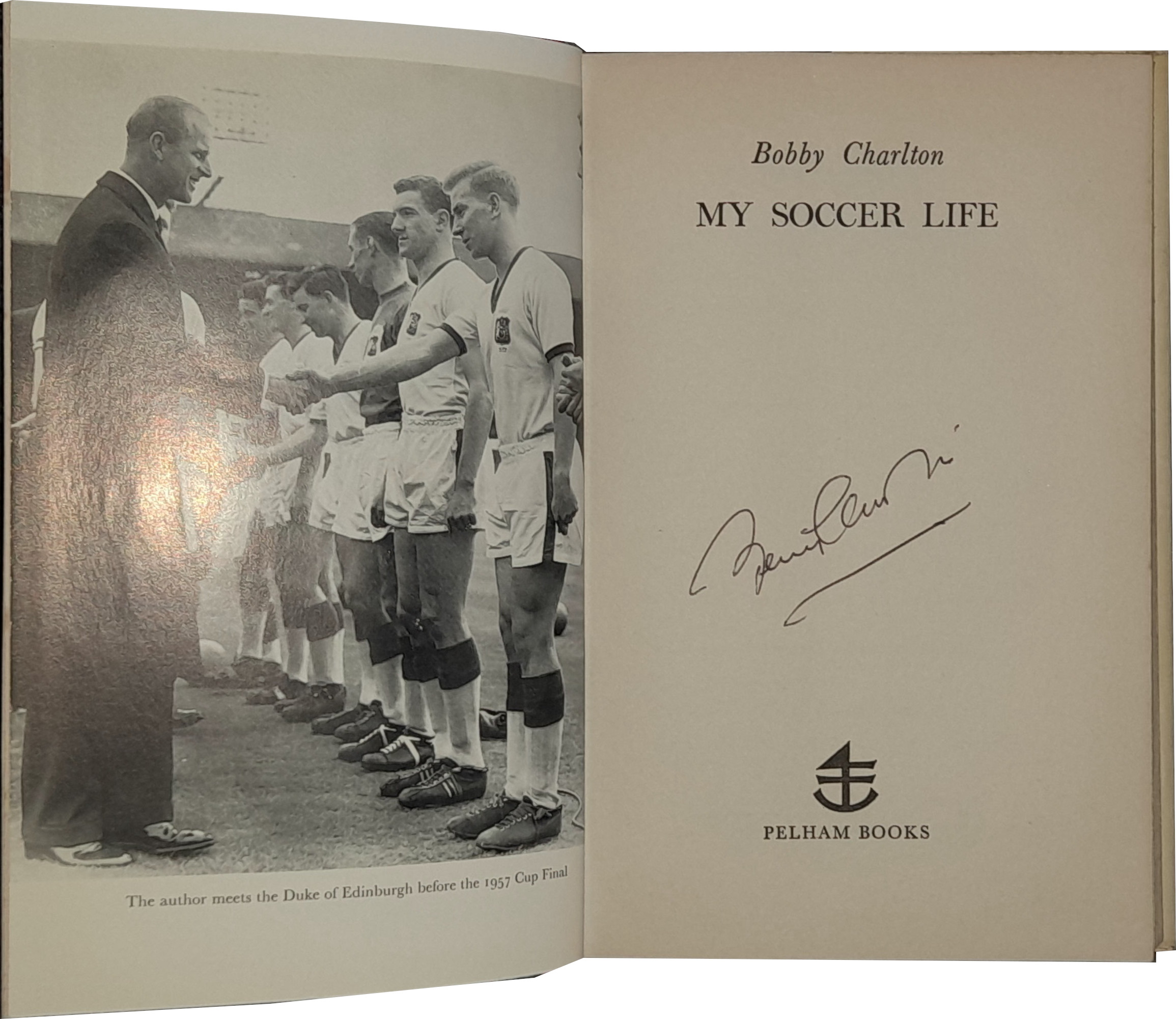 MANCHESTER UNITED & ENGLAND BOBBY CHARLTON AUTOGRAPHED BOOK