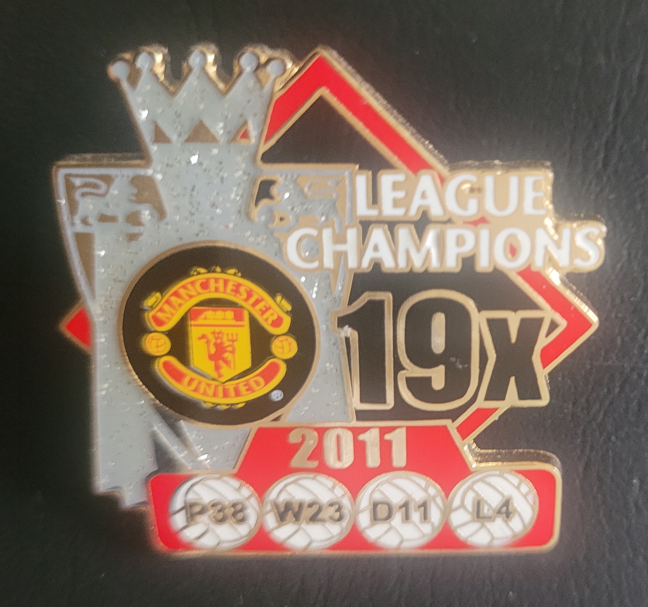 MANCHESTER UNITED 2011 PREMIER LGE WINNERS LARGE BADGE