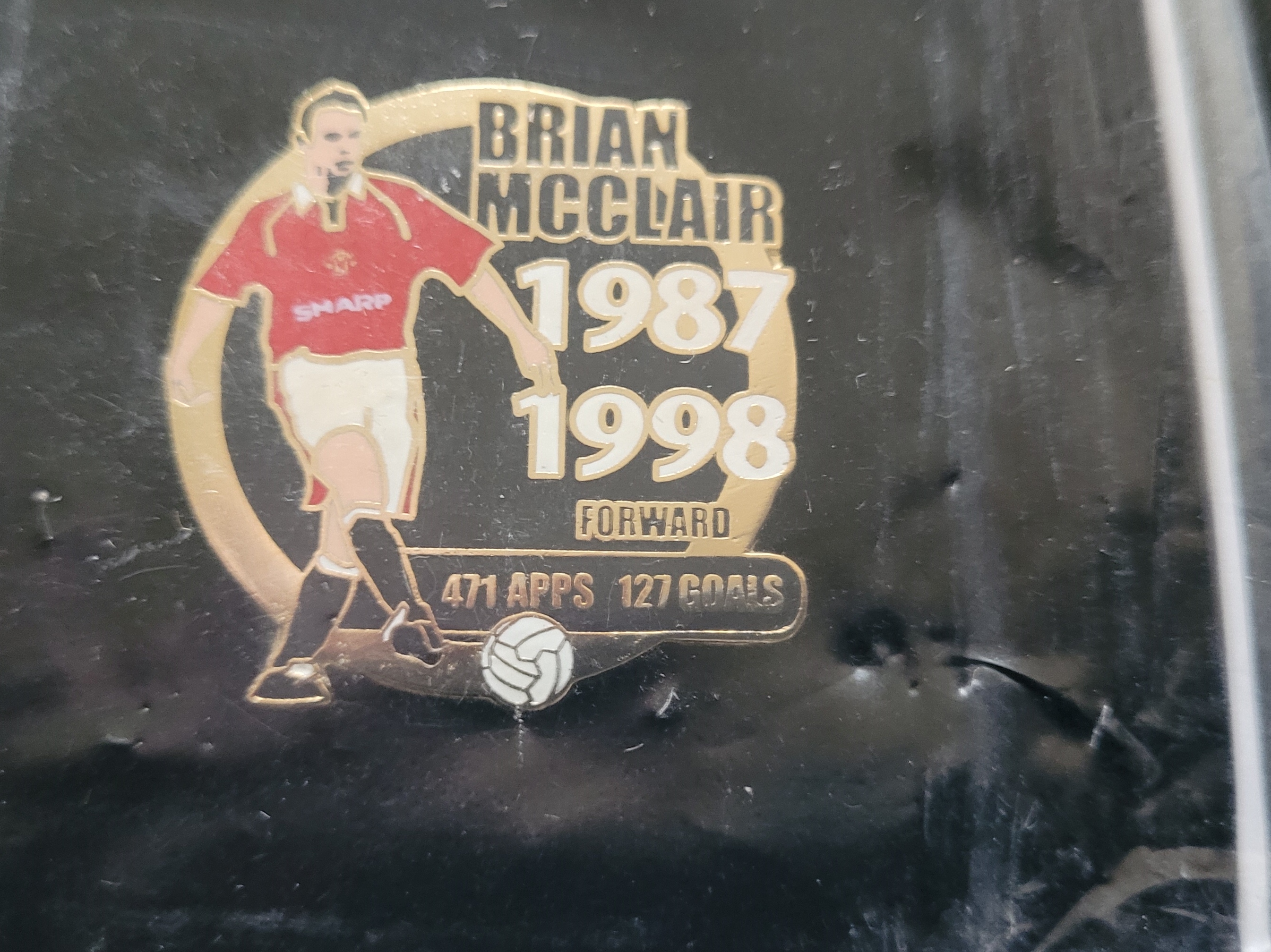 MANCHESTER UNITED LARGE BRIAN MCCLAIR BADGE