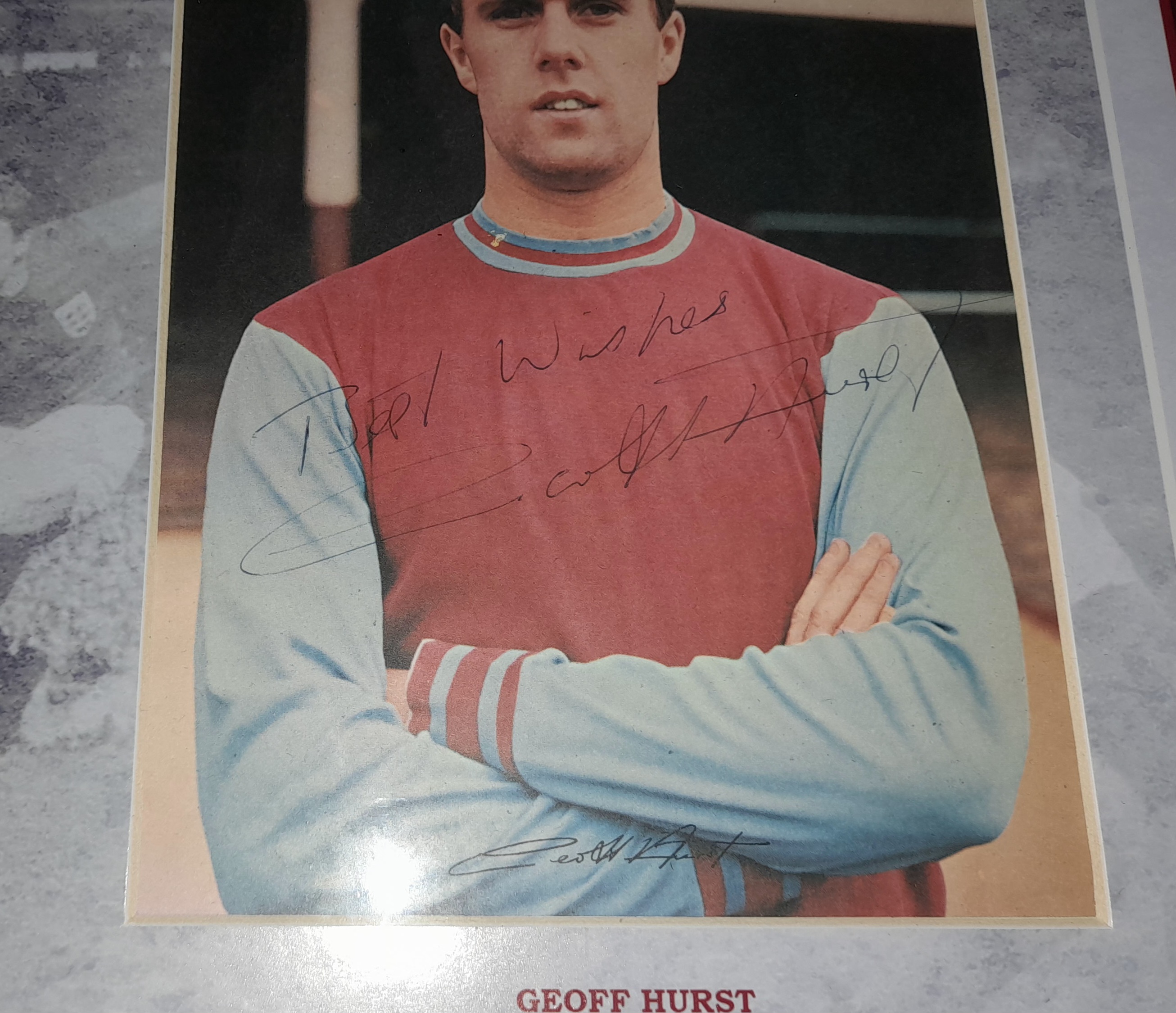 WEST HAM UNITED & ENGLAND 1966 WORLD CUP WINNERS BOBBY MOORE, GEOFF HURST & MARTIN PETERS AUTOGRAPHS - Image 4 of 4