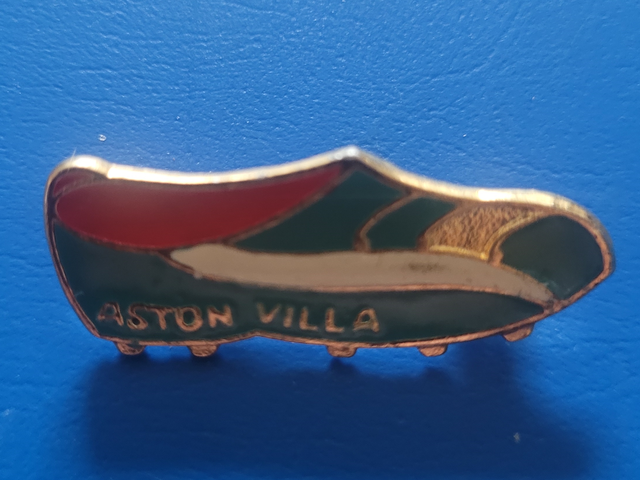 ASTON VILLA VINTAGE BADGE