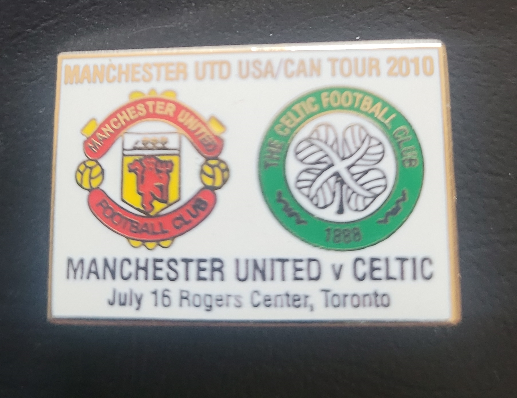 2010 USA / CANADA TOUR MANCHESTER UNITED V CELTIC BADGE