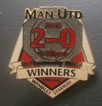 MANCHESTER UNITED 2013 CHARITY SHIELD WINNERS LARGE BADGE