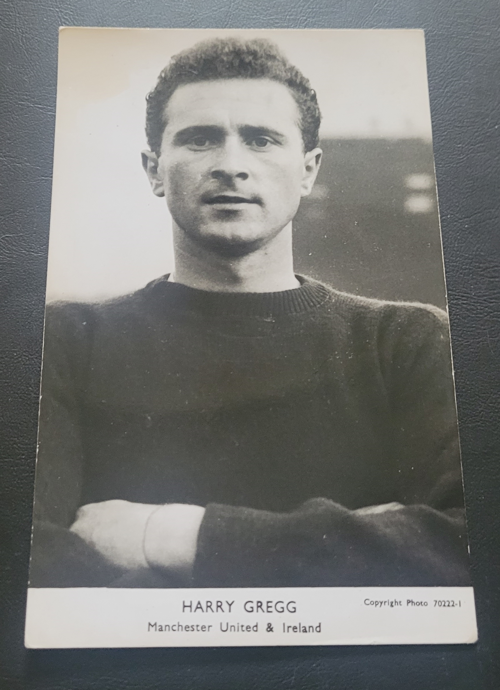 MANCHESTER UNITED EARLY 1960'S HARRY GREGG POSTCARD