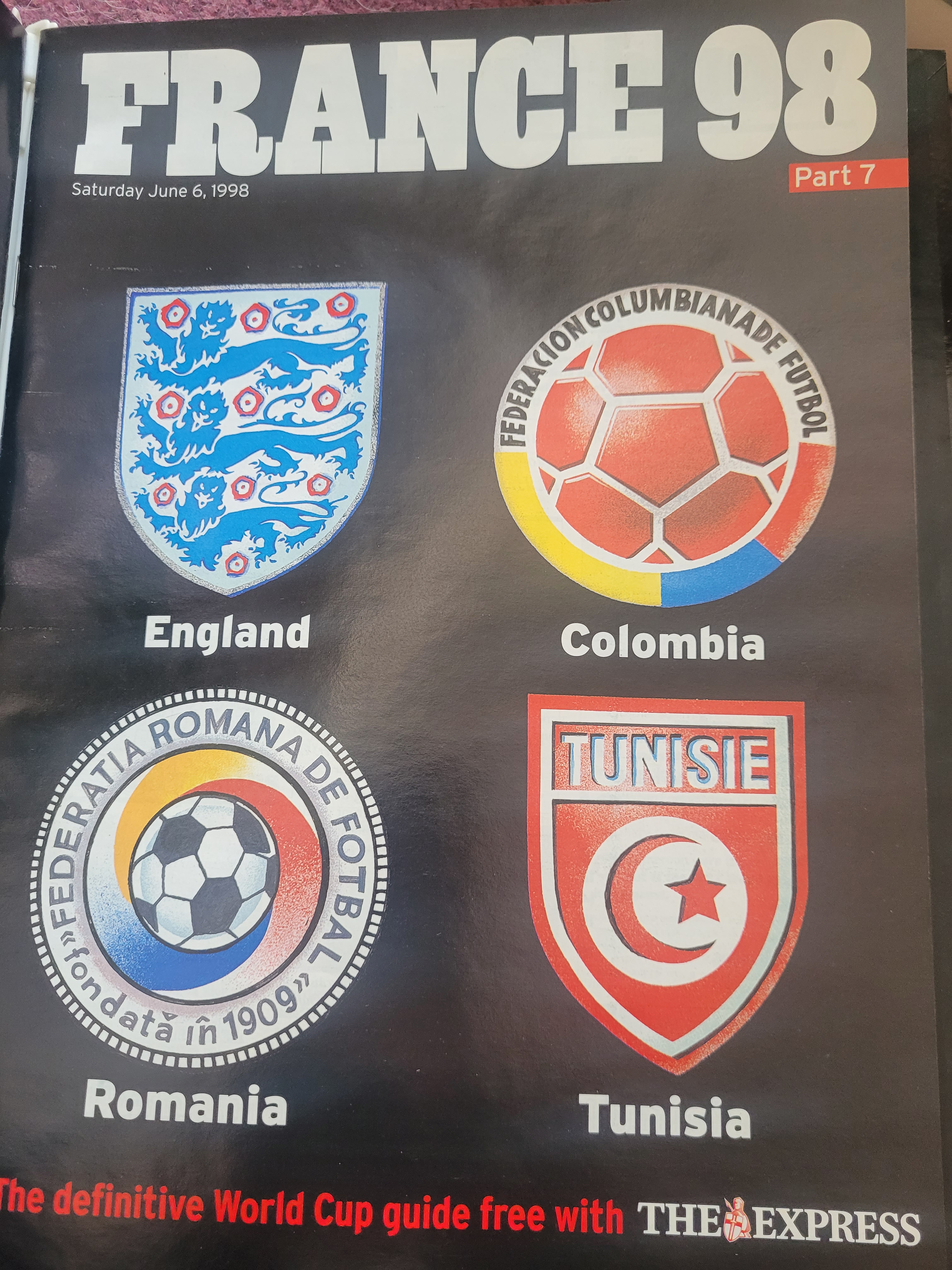 1998 FRANCE WORLD CUP DAILY EXPRESS OFFICIAL BINDER & ALL 8 MAGAZINES ISSUED - Image 8 of 9