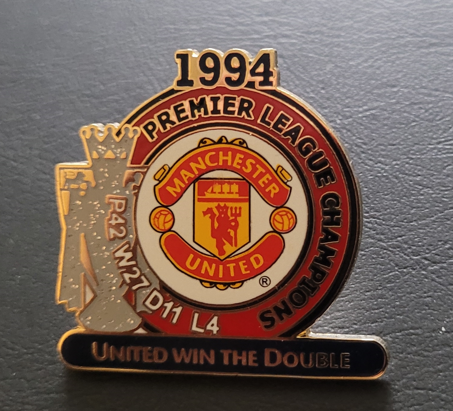 MANCHESTER UNITED 1994 PREMIER LGE WINNERS LARGE BADGE