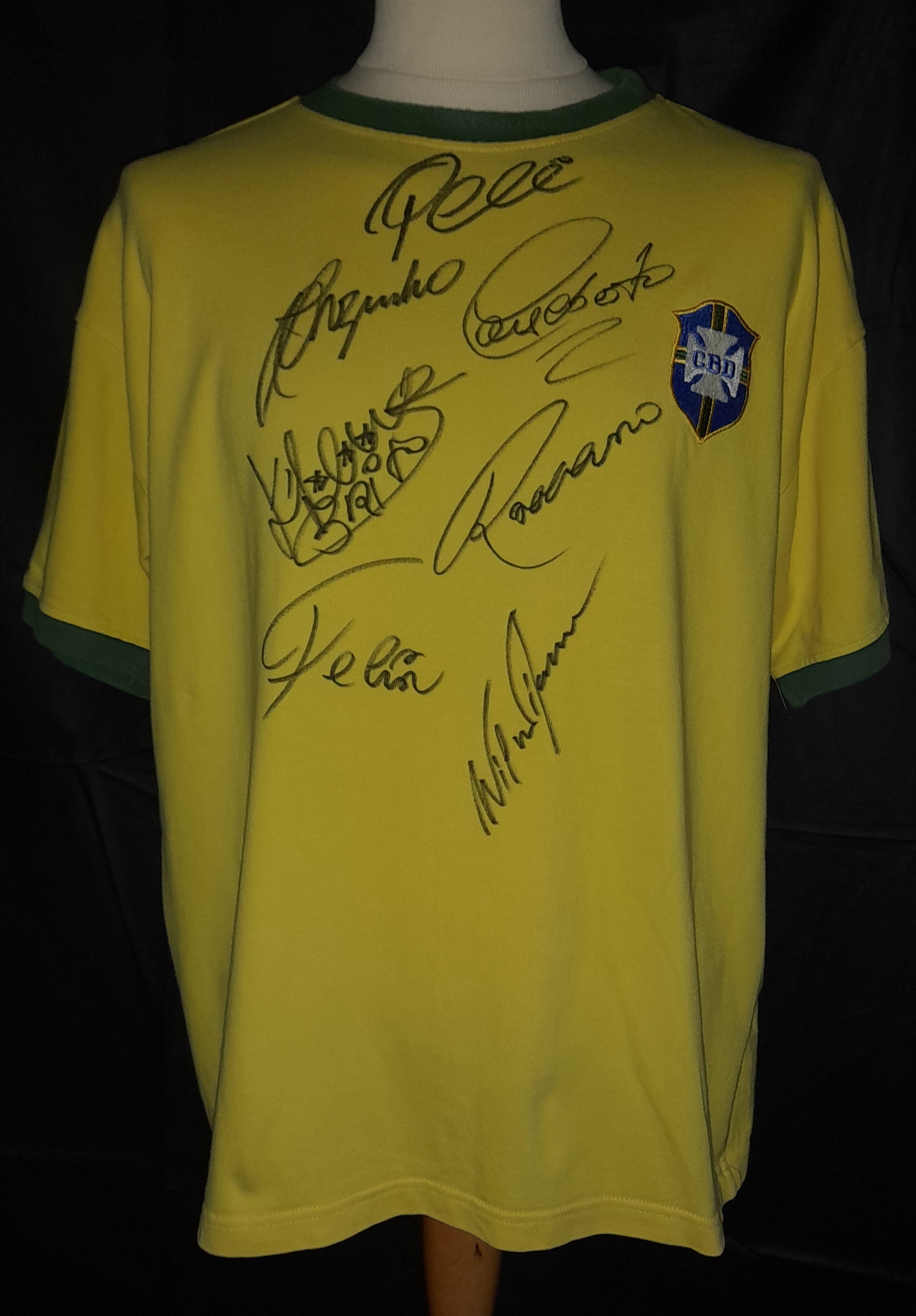 BRAZIL 1970 WORLD CUP WINNERS RETRO SHIRT AUTOGRAPHED BY 7 INC PELE