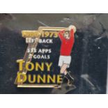 MANCHESTER UNITED LARGE TONNY DUNNE BADGE