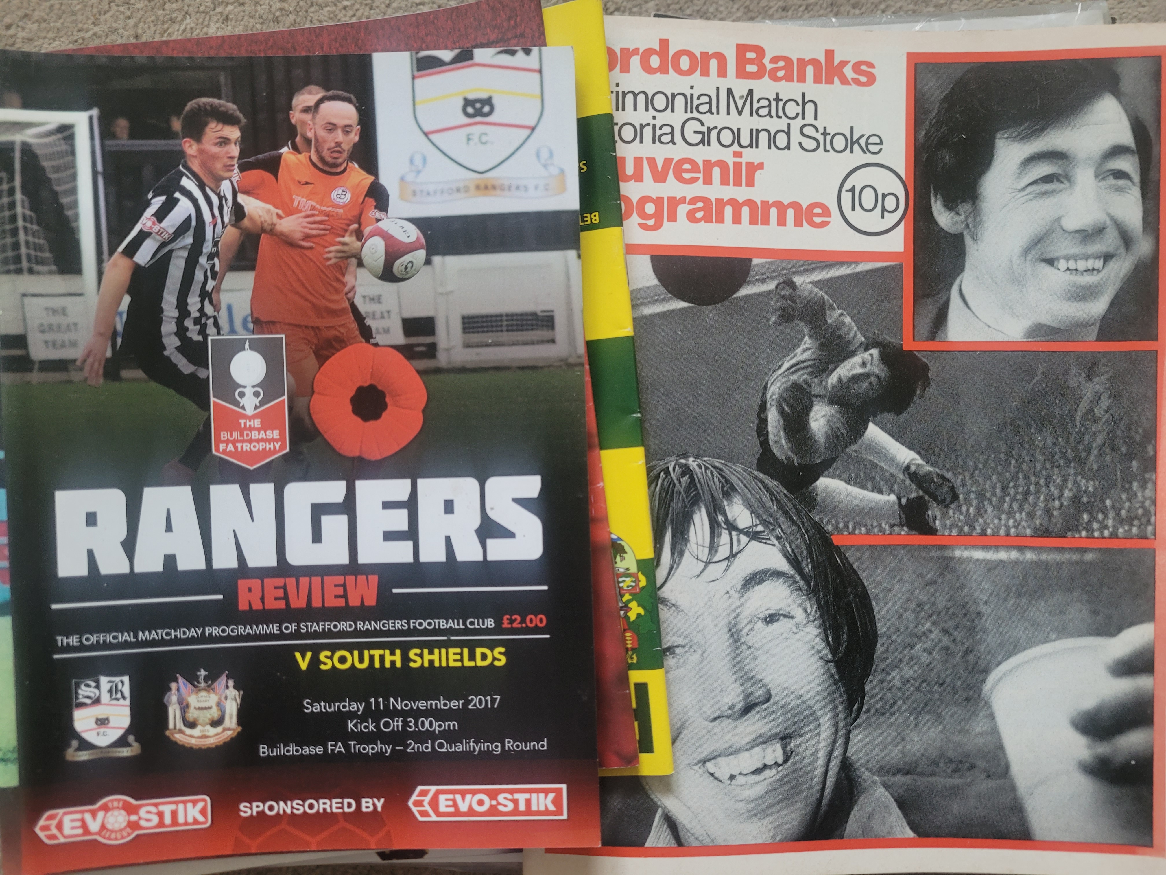 LARGE COLLECTION OF FOOTBALL PROGRAMMES X 582 - Image 12 of 18