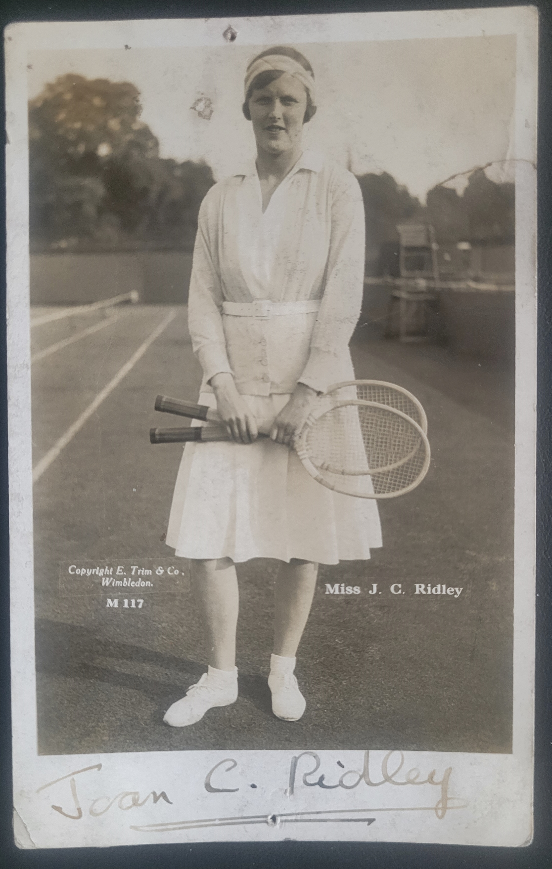 TENNIS VINTAGE AUTOGRAPHED POSTCARD OF JOAN RIDLEY