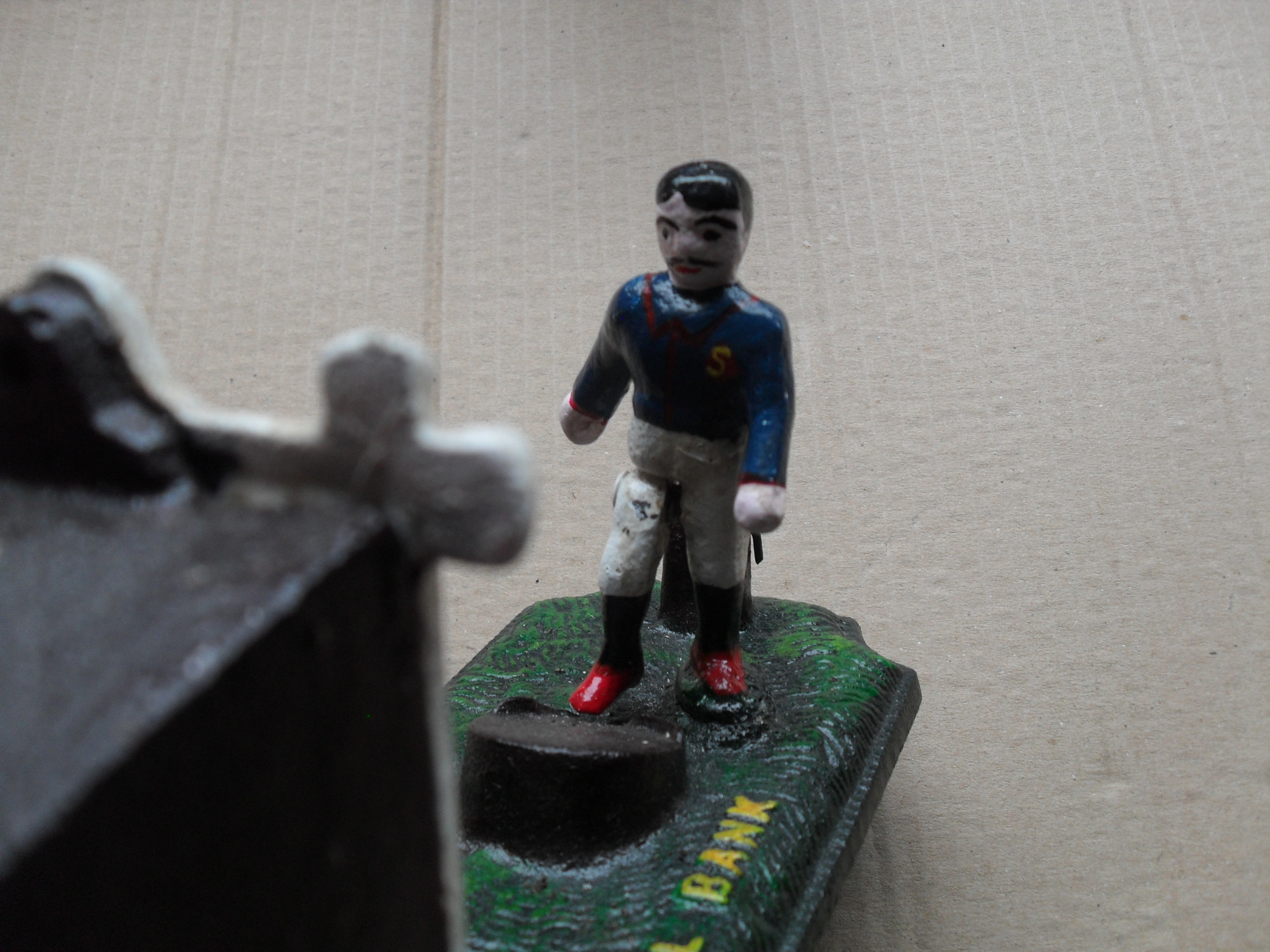 CAST IRON FOOTBALL MONEYBOX TOY - Image 2 of 3