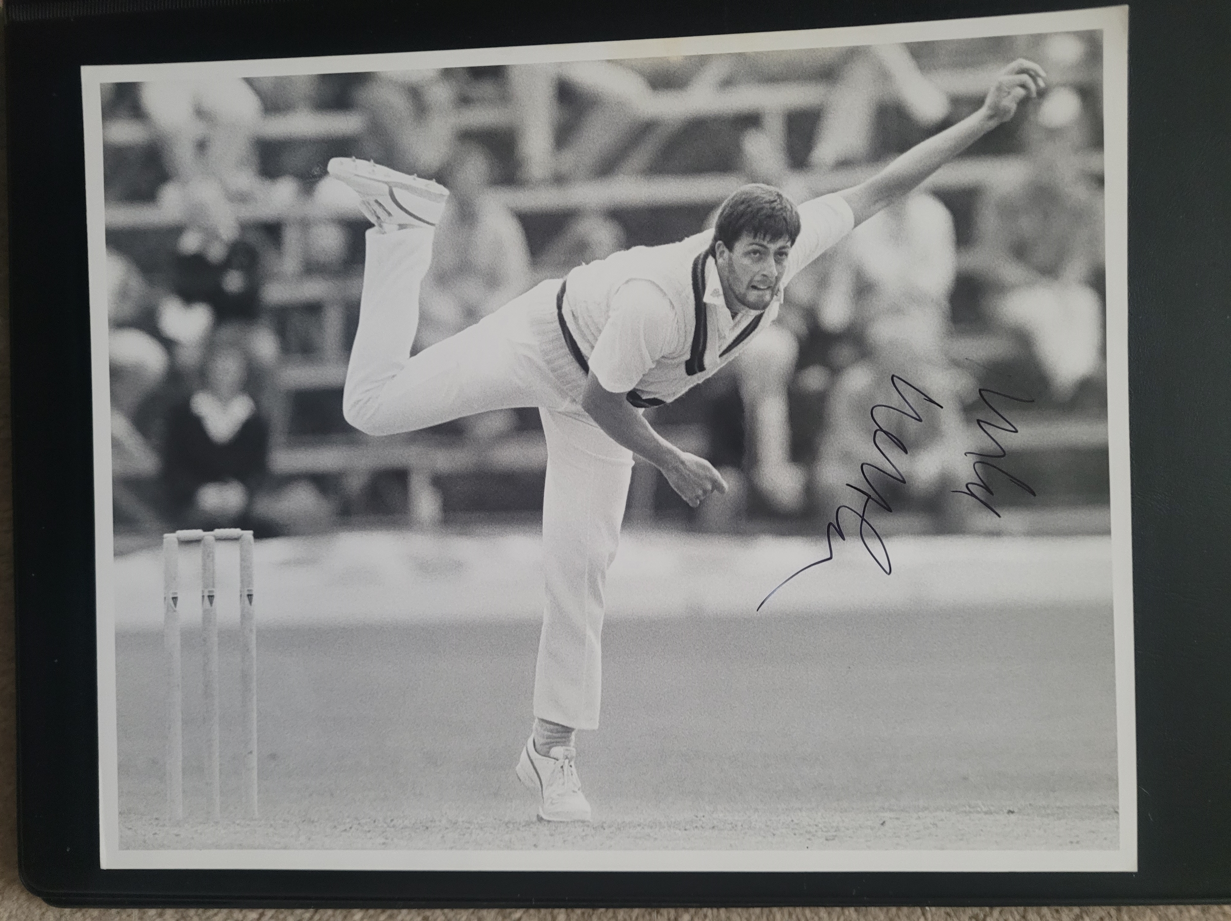 CRICKET MIKE WATKINSON LANCASHIRE AUTOGRAPHED PRESS PHOTO