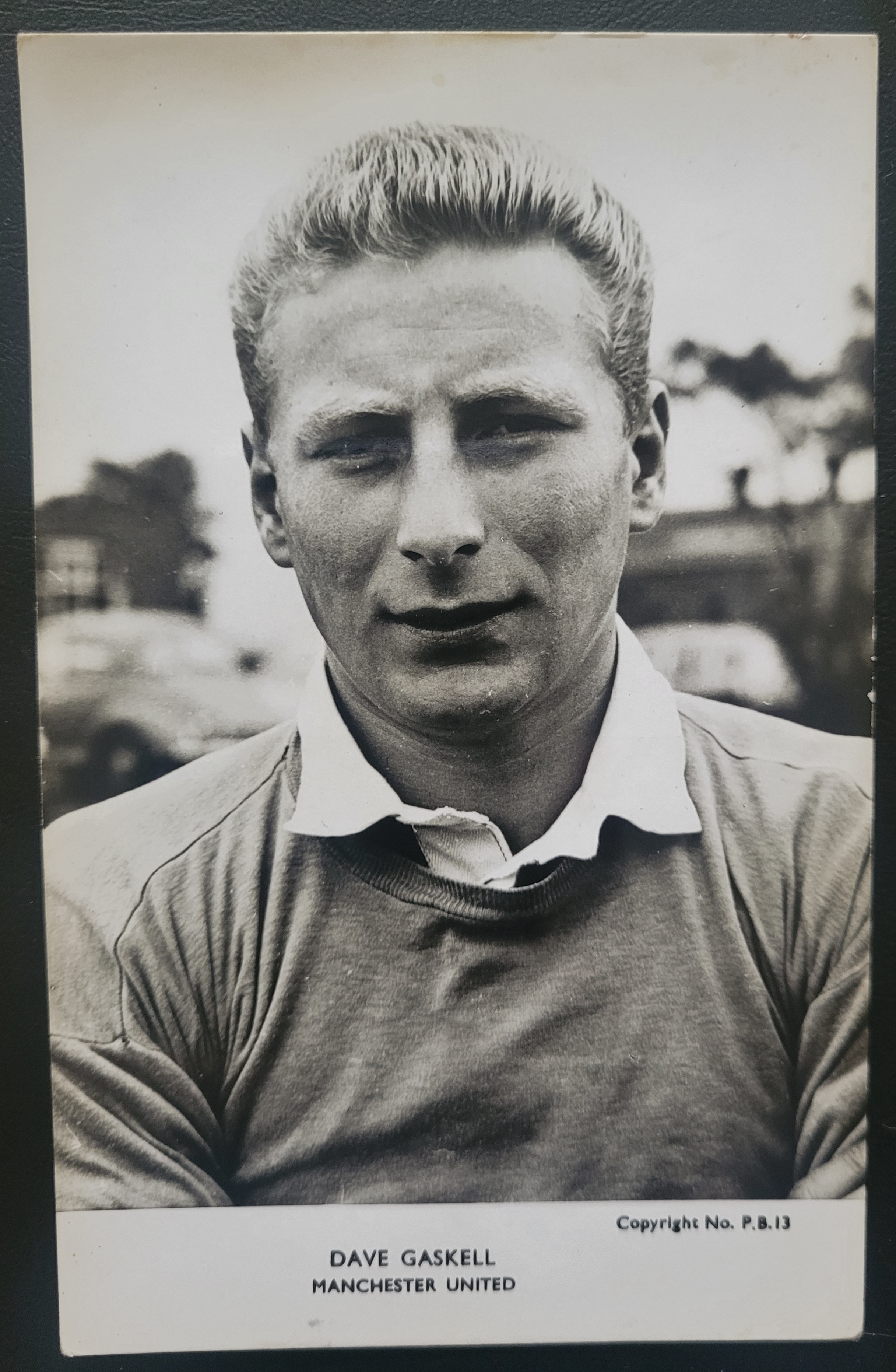 MANCHESTER UNITED EARLY 1960'S DAVE GASKELL POSTCARD