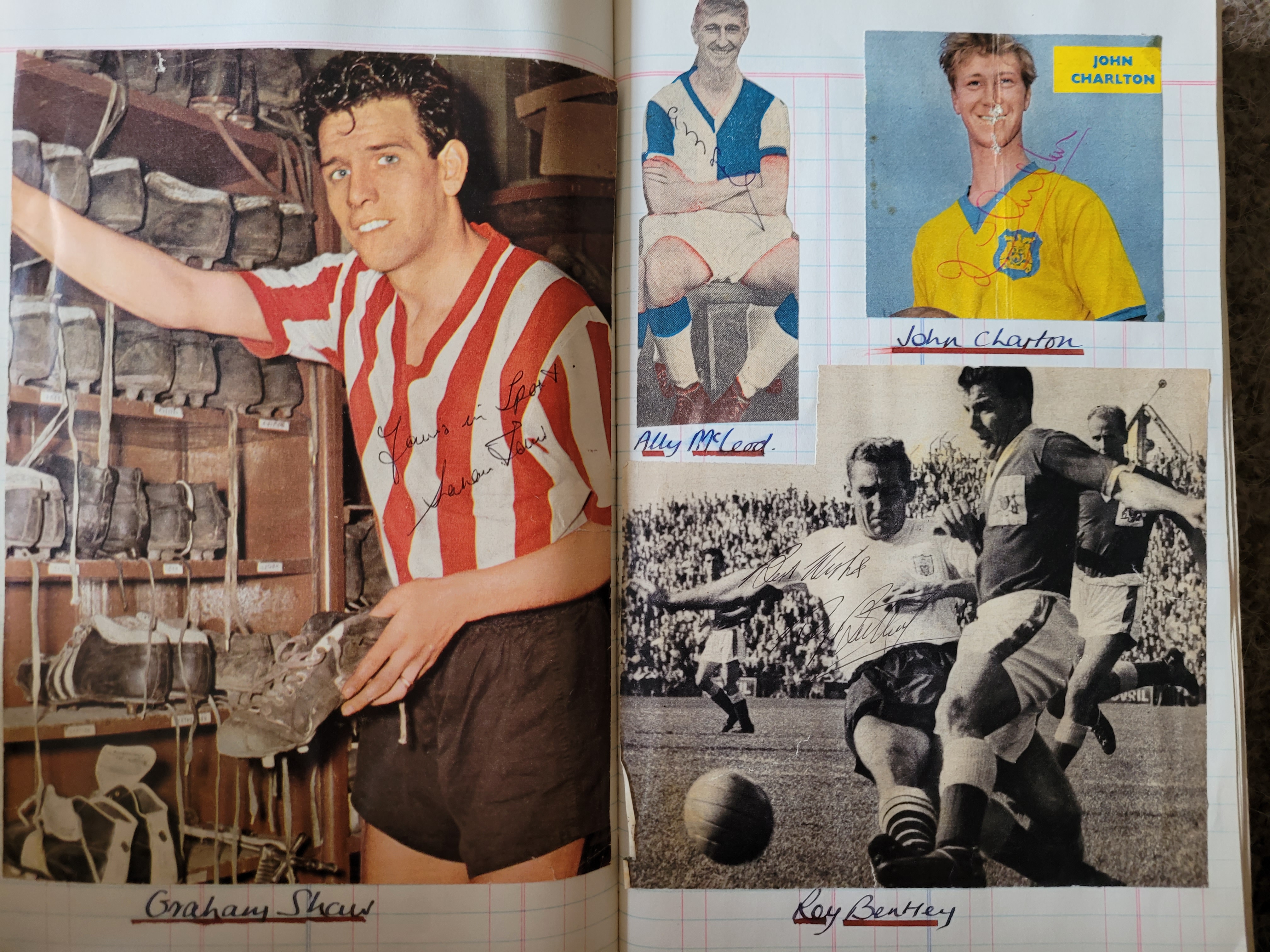 BOOK CONTAINING OVER 1,300 AUTOGRAPHED PICTURES INC' 4 OF MANCHESTER UNITED'S DUNCAN EDWARDS - Image 74 of 160