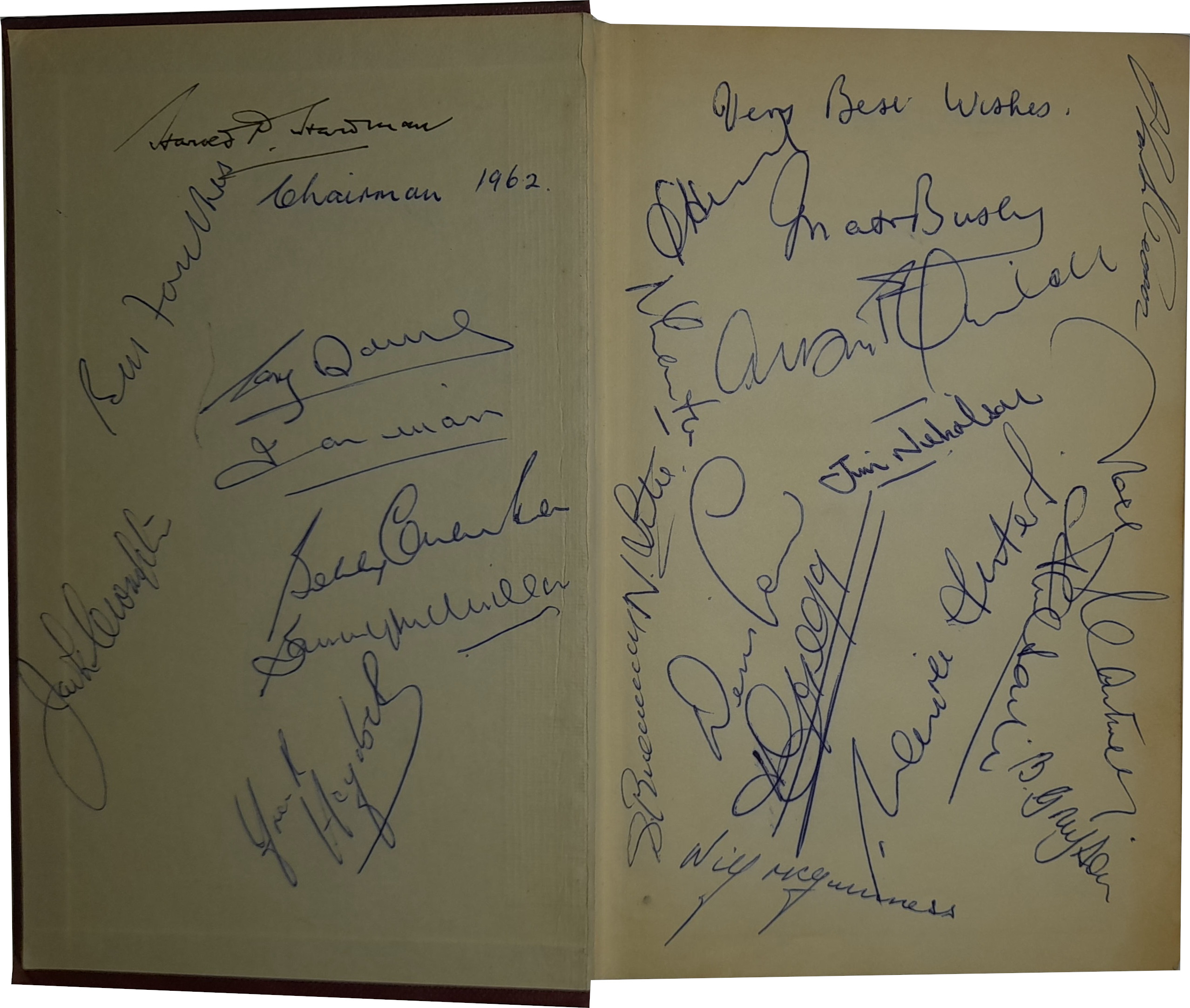 MANCHESTER UNITED 1962 1ST EDITION MULTI AUTOGRAPHED BOOK