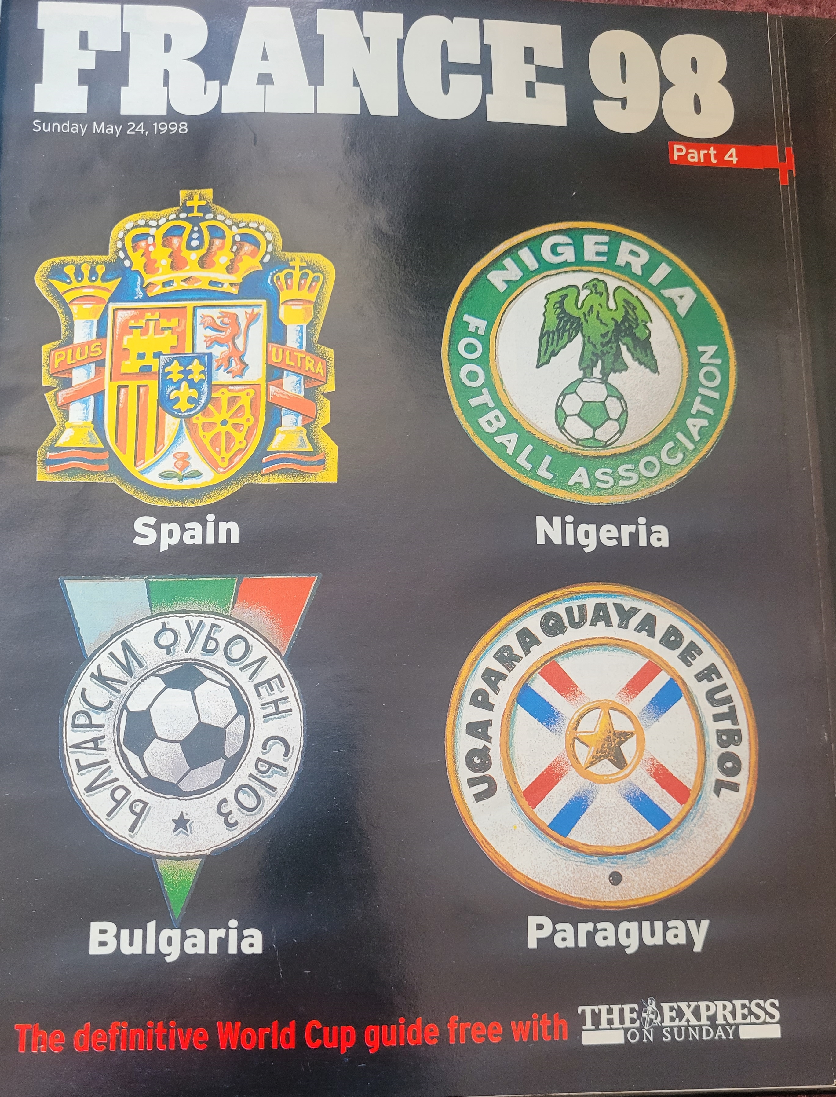 1998 FRANCE WORLD CUP DAILY EXPRESS OFFICIAL BINDER & ALL 8 MAGAZINES ISSUED - Image 5 of 9