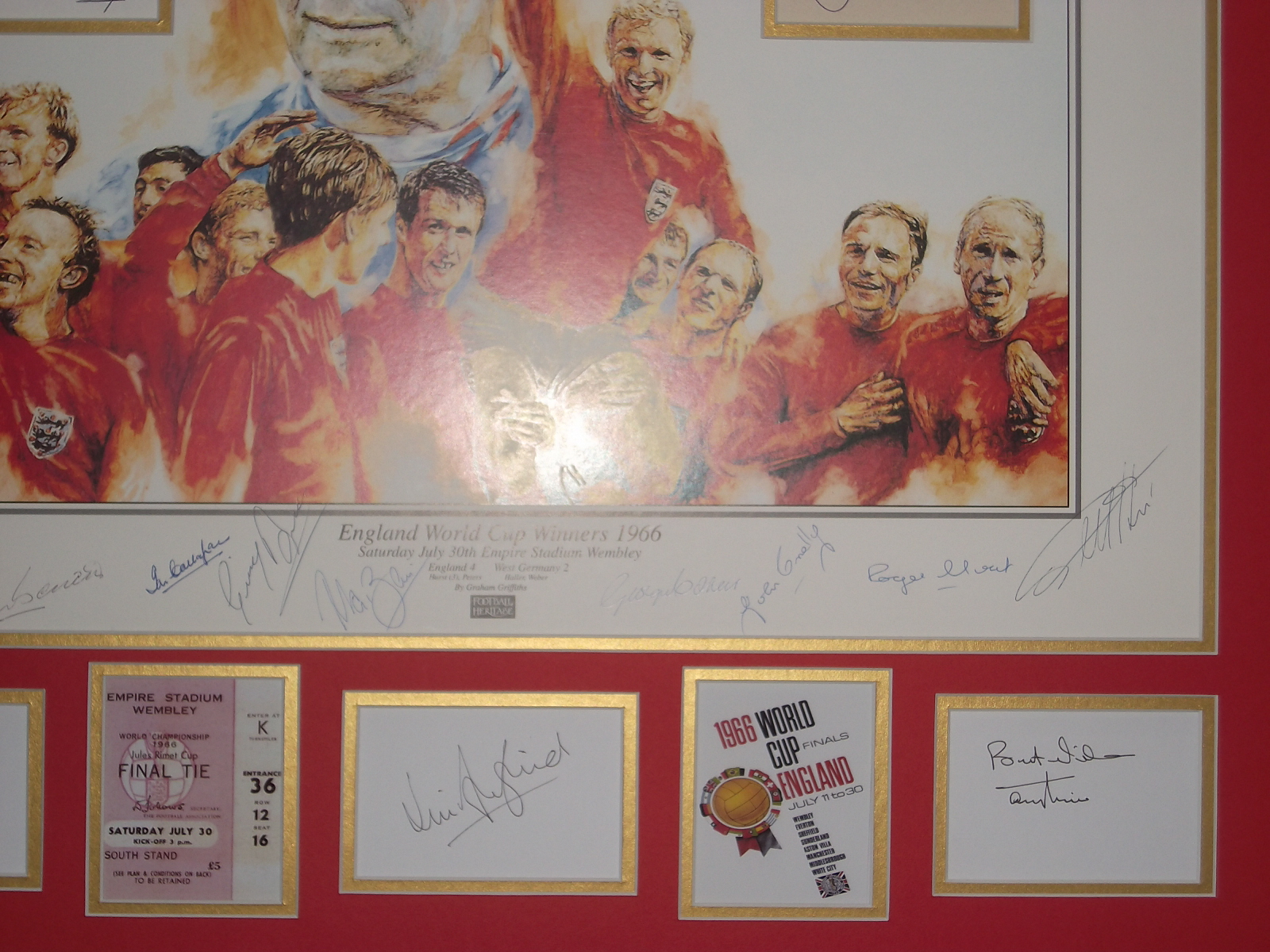 ENGLAND 1966 WORLD CUP WINNERS FULLY AUTOGRAPHED DISPLAY - Image 6 of 7