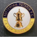 TOTTENHAM HOTSPUR 1981 FA CUP WINNERS BADGE