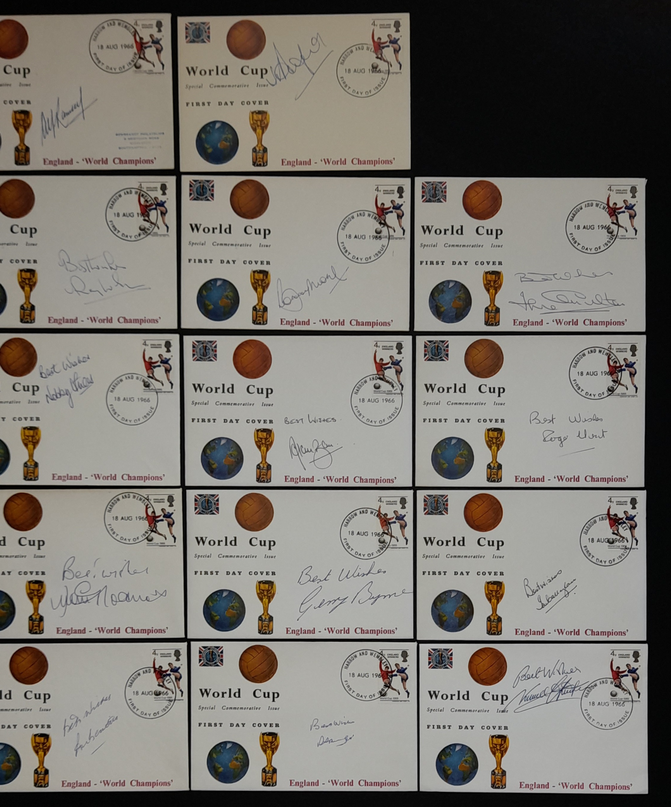 ENGLAND 1966 WORLD CUP WINNERS FULL SET OF 23 AUTOGRAPHED REMBRANDT POSTAL COVERS - Bild 2 aus 4