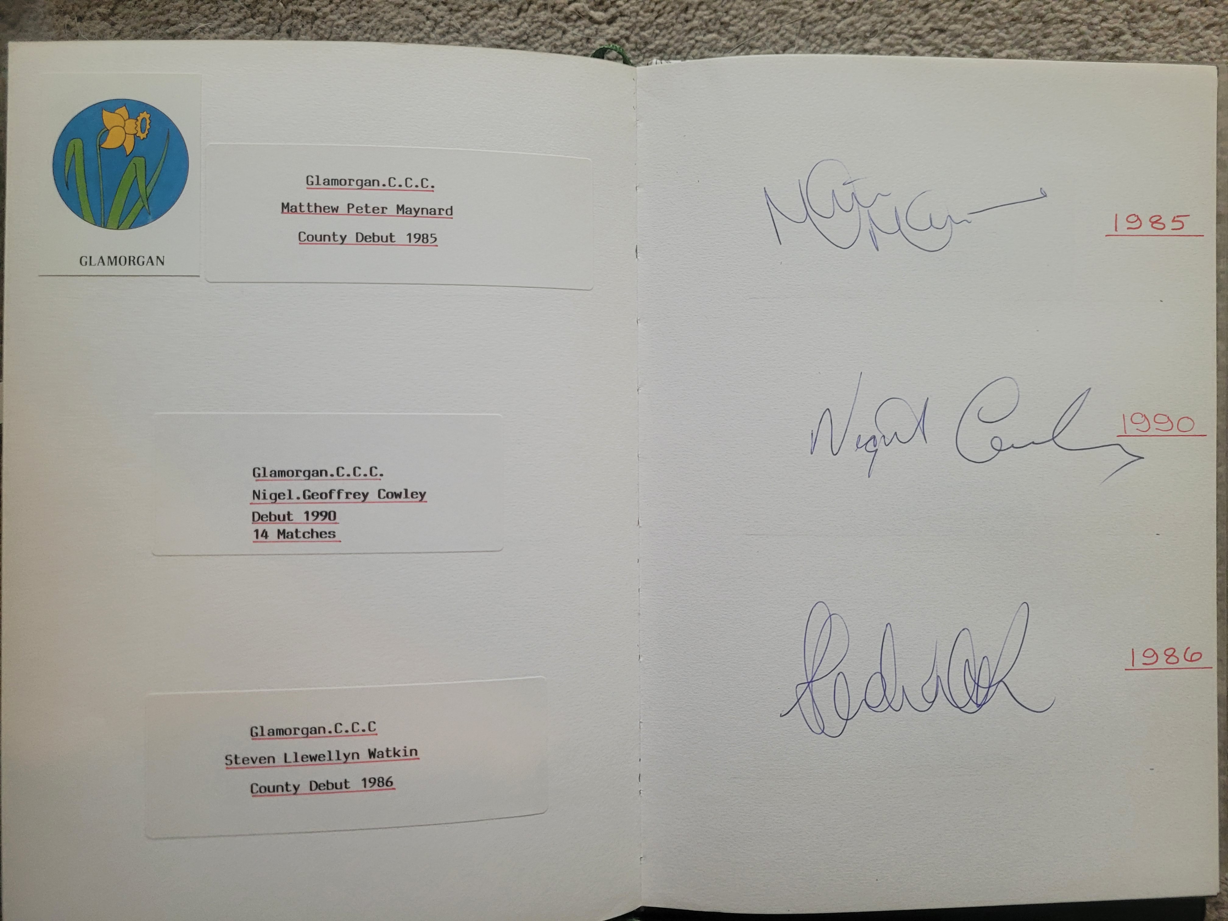 CRICKET AUTOGRAPH BOOK DERBYSHIRE, DURHAM, ESSEX, GLAMORGAN & GLOUCESTERSHIRE - Image 8 of 11