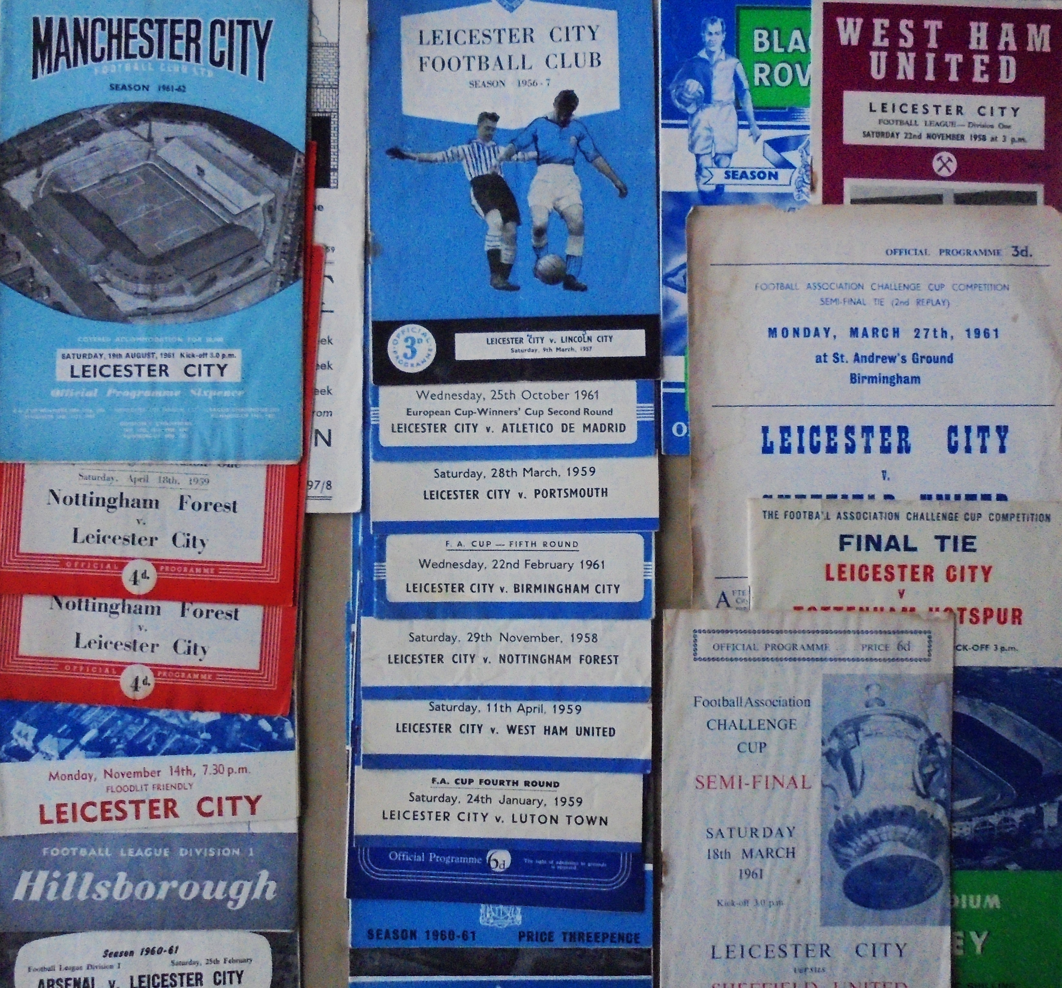 1950'S & EARLY 60'S LEICESTER CITY PROGRAMMES X 22 INCLUDES BIG MATCH