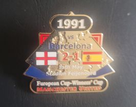 MANCHESTER UNITED 1991 ECWC WINNERS LARGE BADGE