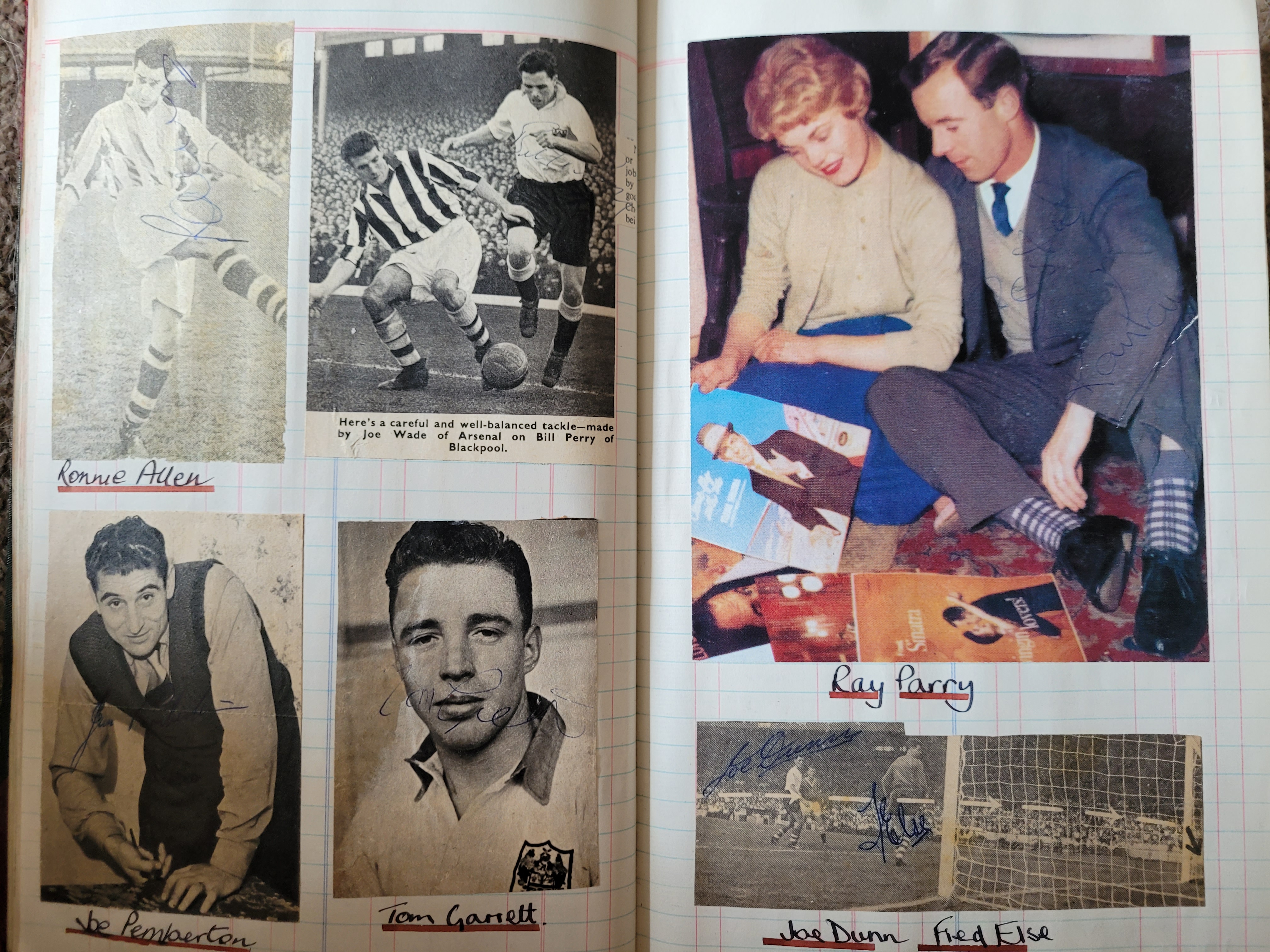 BOOK CONTAINING OVER 1,300 AUTOGRAPHED PICTURES INC' 4 OF MANCHESTER UNITED'S DUNCAN EDWARDS - Image 44 of 160