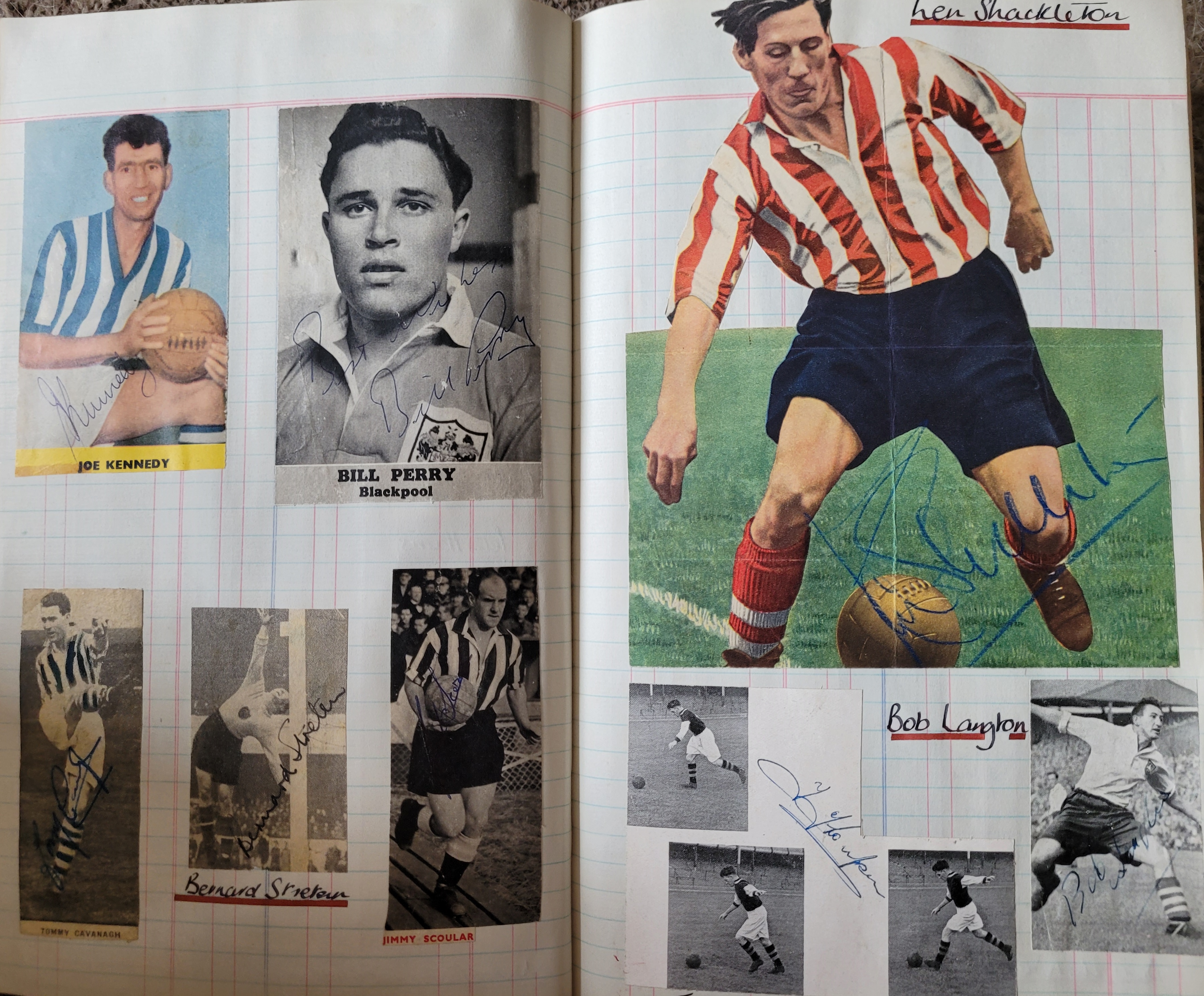 BOOK CONTAINING OVER 1,300 AUTOGRAPHED PICTURES INC' 4 OF MANCHESTER UNITED'S DUNCAN EDWARDS - Image 28 of 160