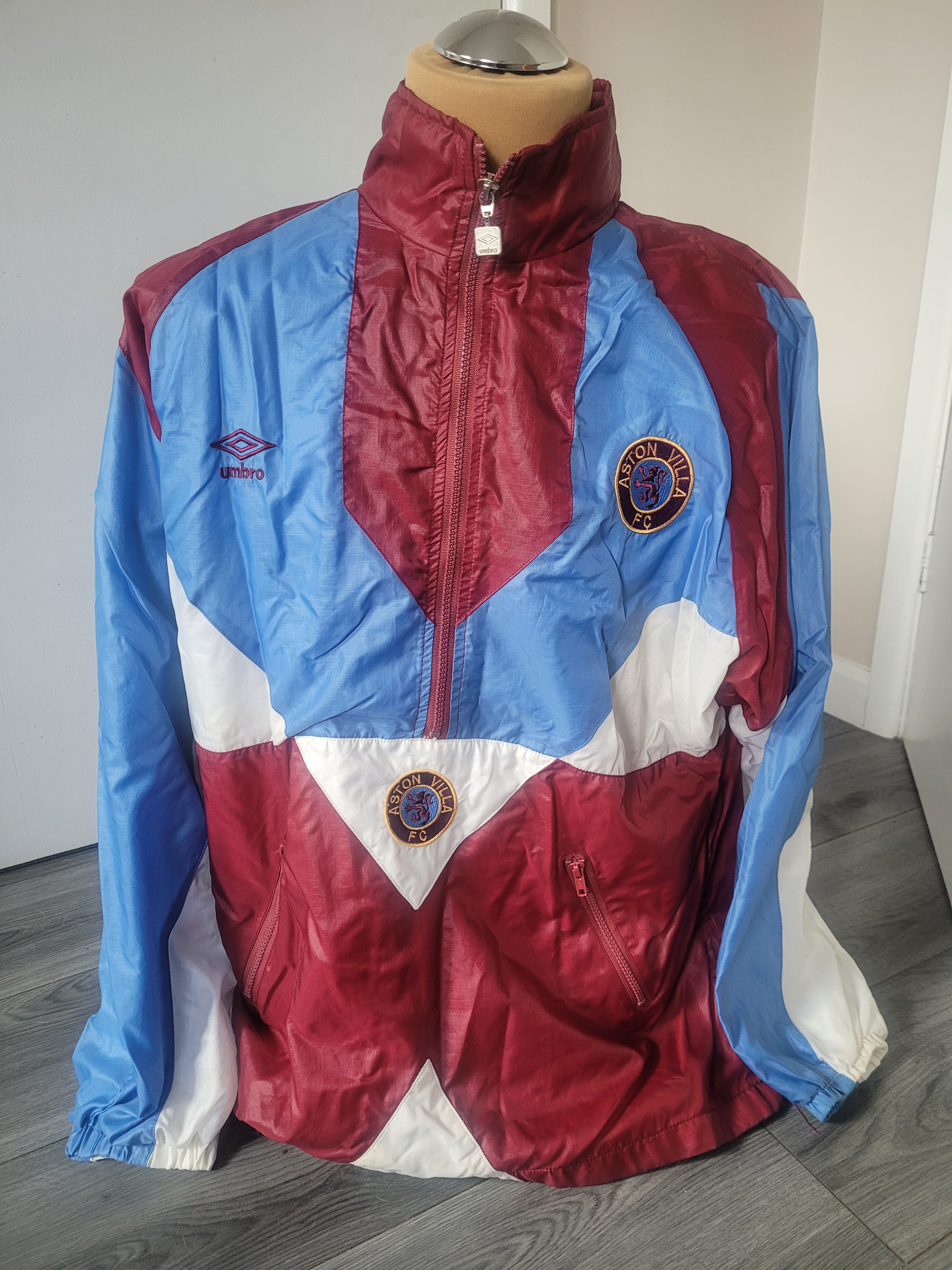 VINTAGE ASTON VILLA WATERPROOF JACKET