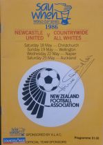 1986 COUNTRYWIDE ALL WHITES V NEWCASTLE UNITED AUTOGRAPHED PROGRAMME