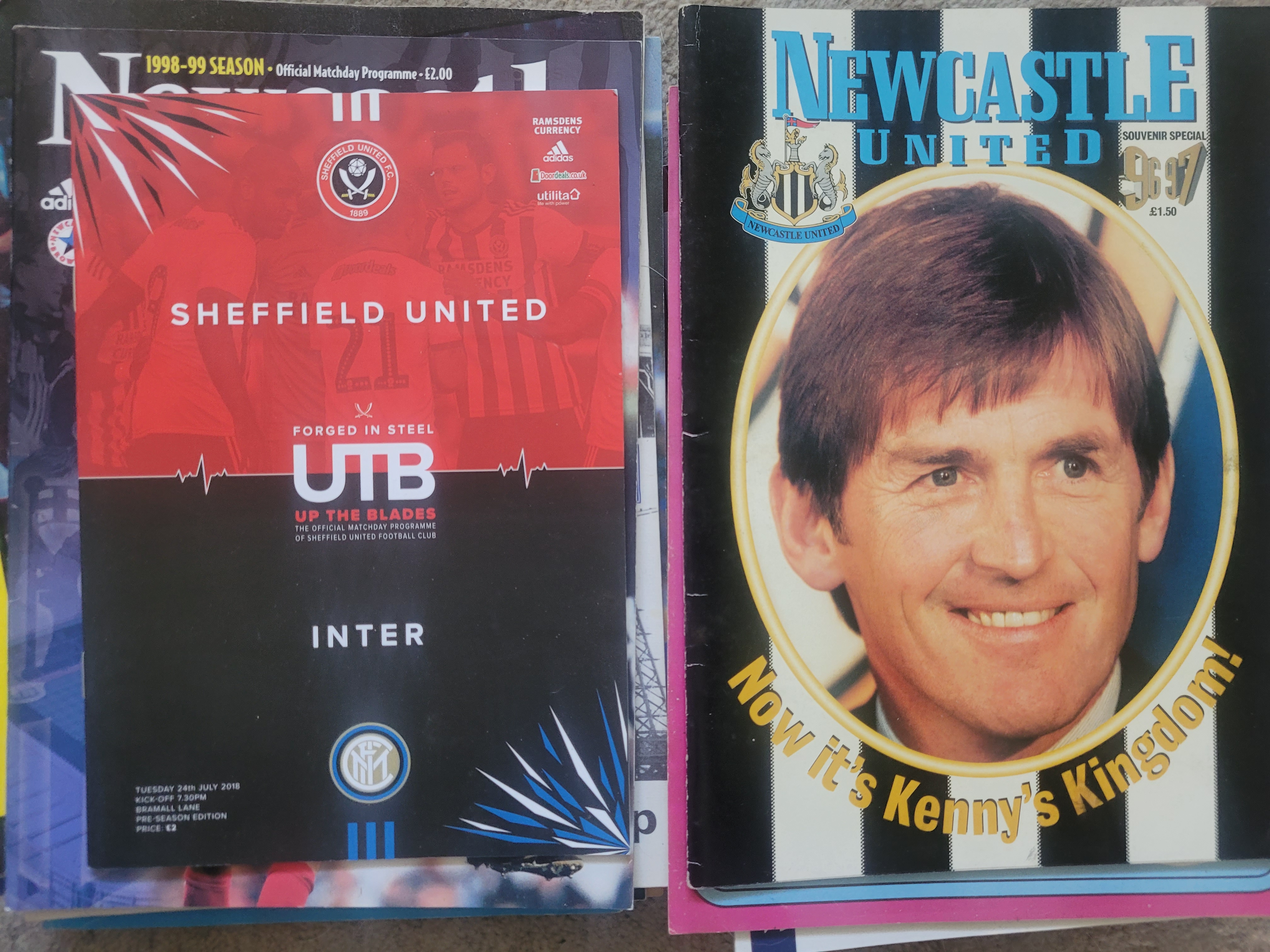 LARGE COLLECTION OF FOOTBALL PROGRAMMES X 582 - Image 7 of 18