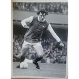 ARSENAL RAY KENNEDY LARGE AUTOGRAPHED PHOTO