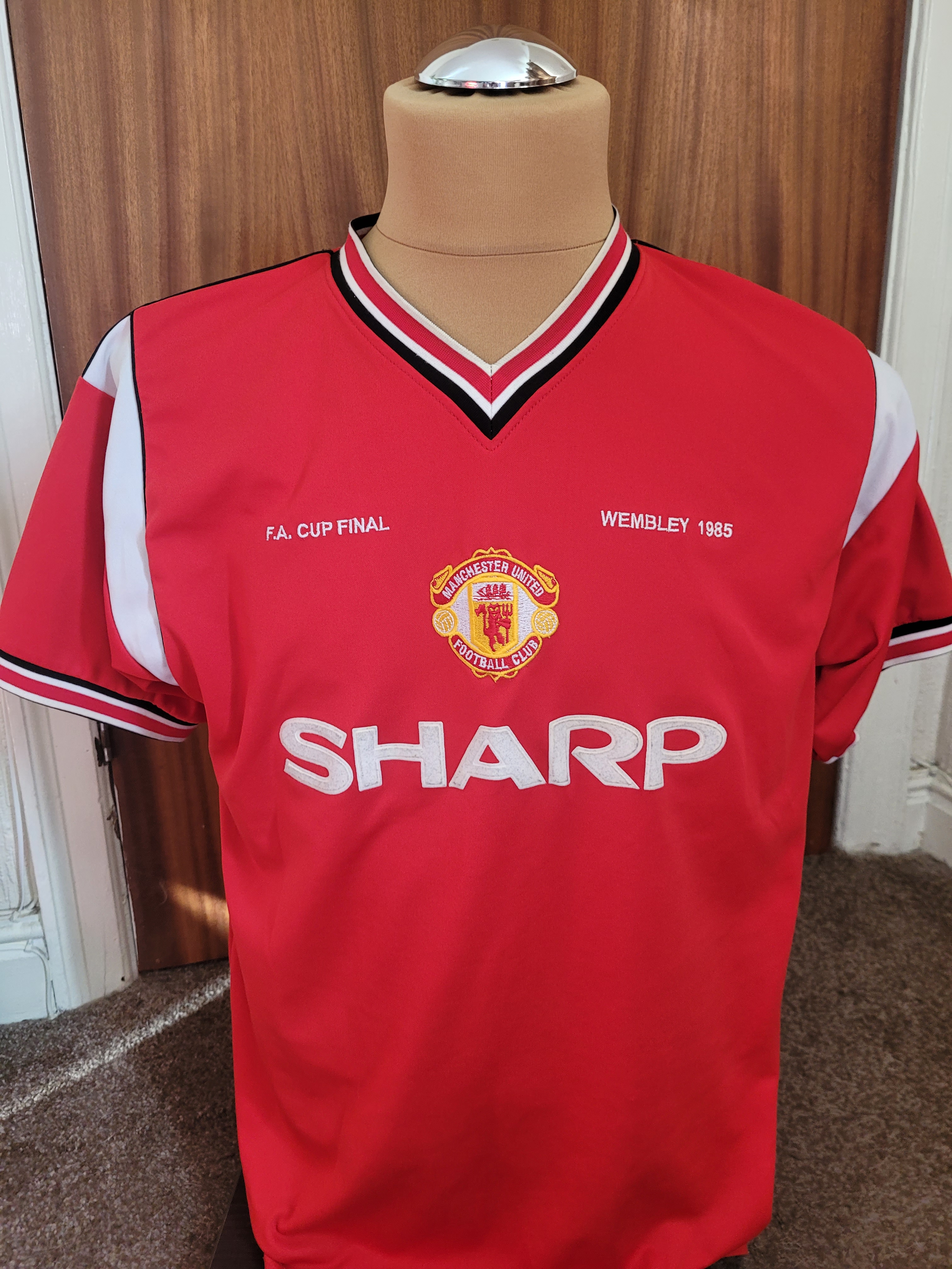 MANCHESTER UNITED 1985 FA CUP FINAL OFFICIAL RETRO SHIRT