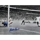 1970 WORLD CUP GORDAN BANKS SAVE FROM PELE LARGE AUTOGRAPHED PHOTO